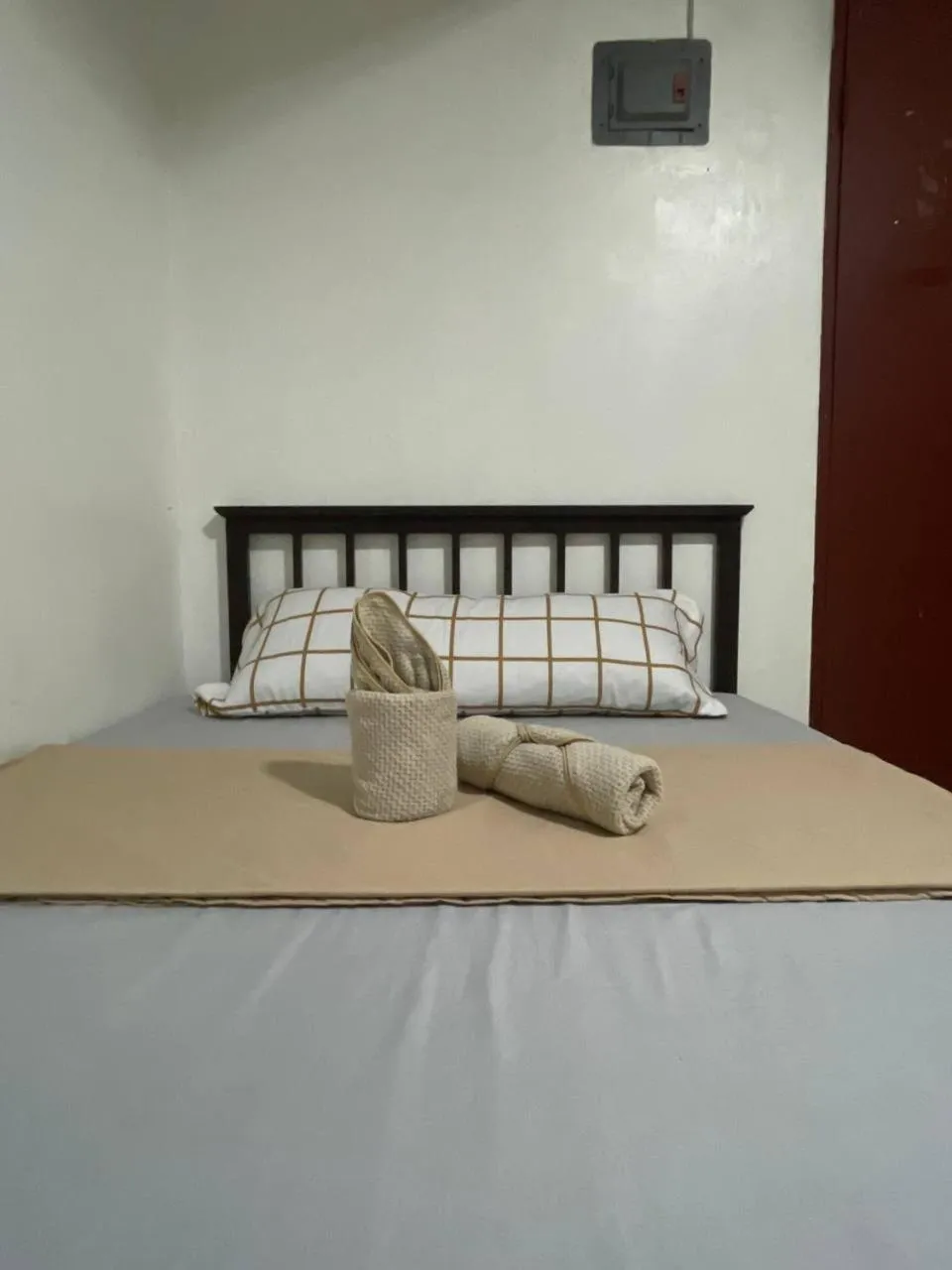 Bed in D and A Transient Inn Taguig