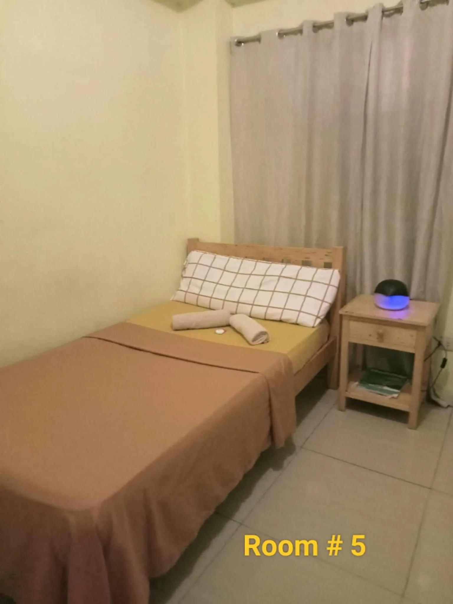Bed in D and A Transient Inn Taguig