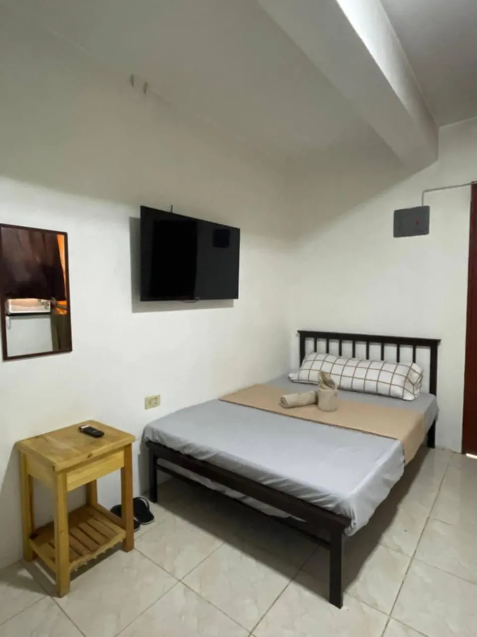 Bed in D and A Transient Inn Taguig