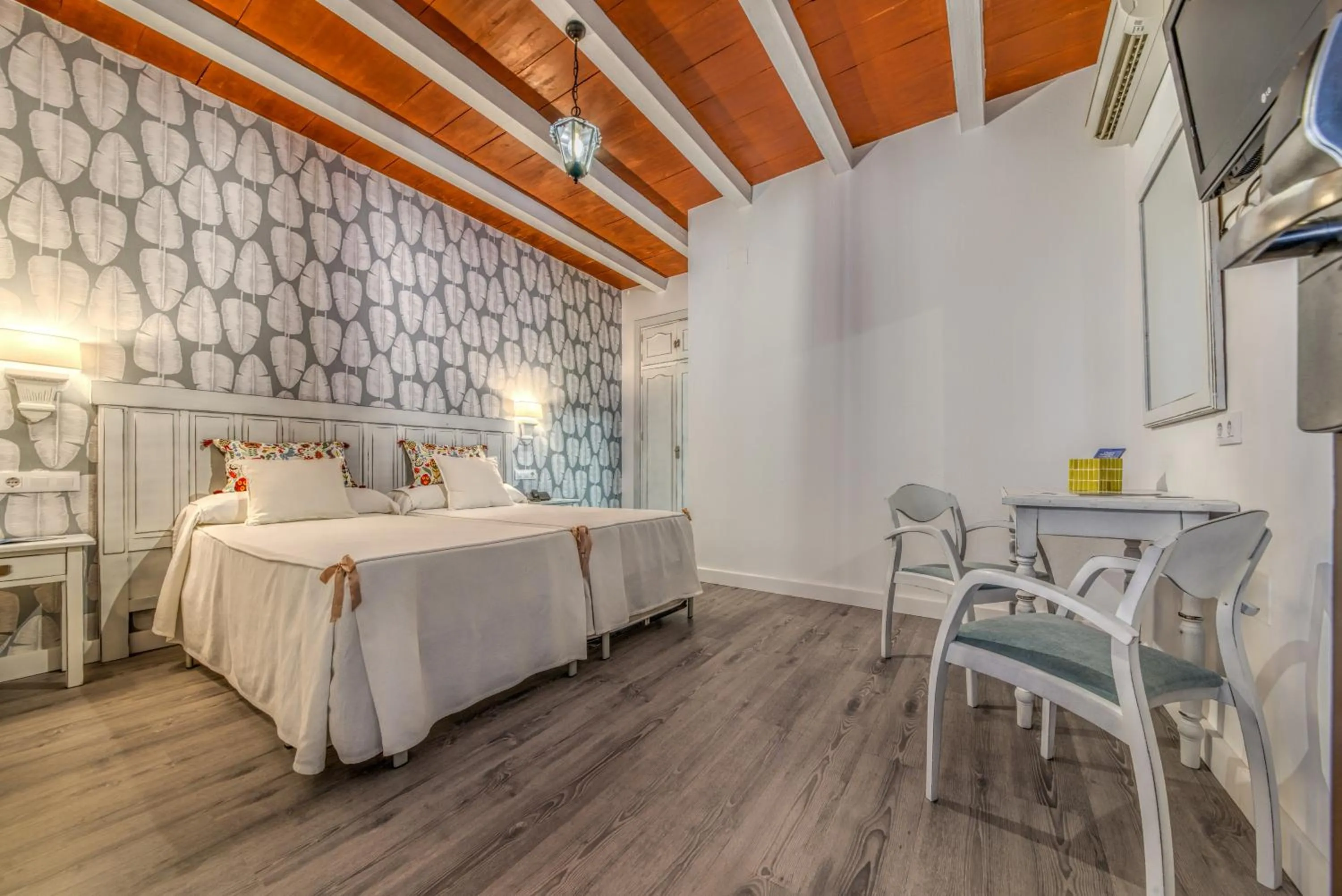 Bed in Dulce Nombre Hotel - Apartamentos