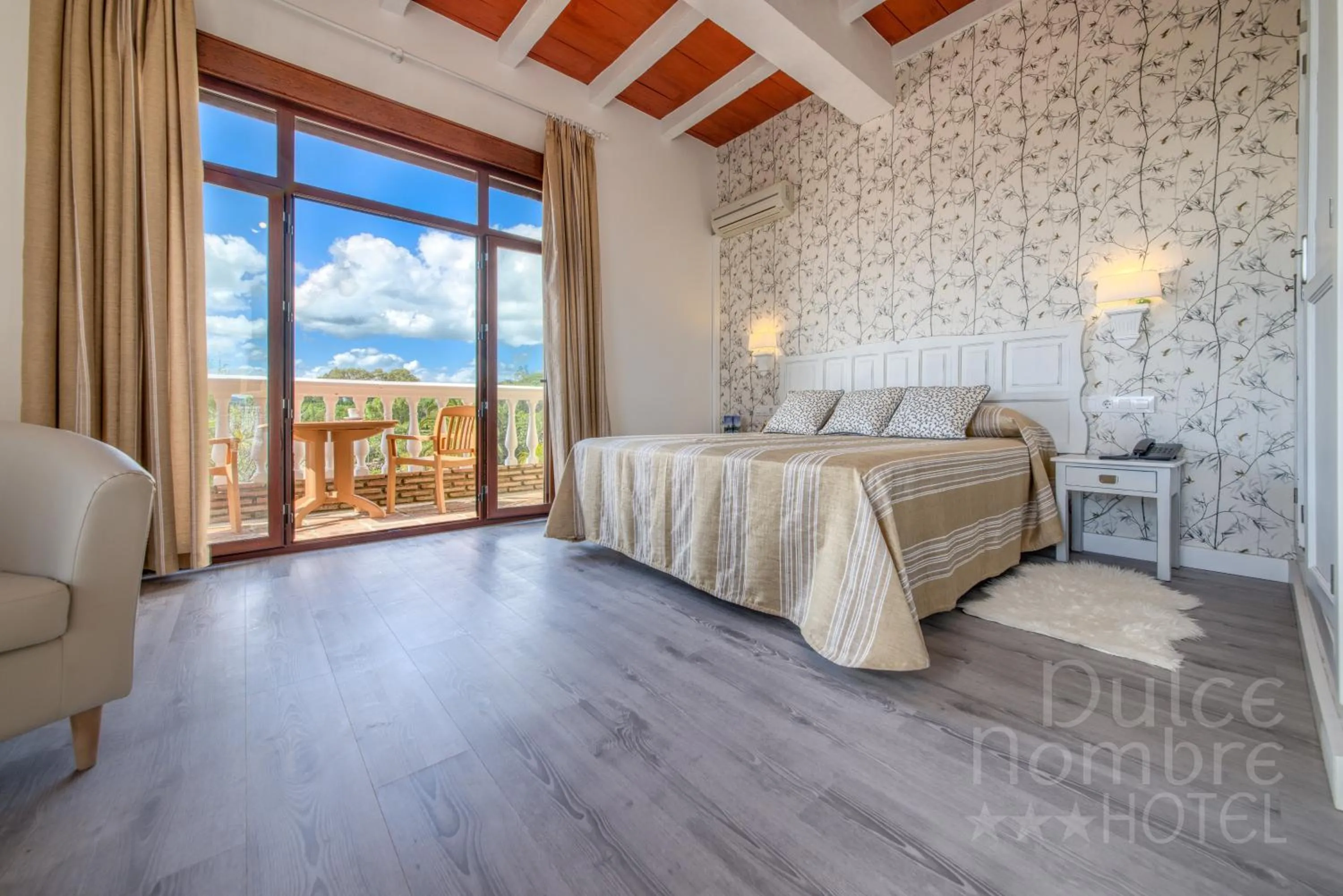 Bed in Dulce Nombre Hotel - Apartamentos