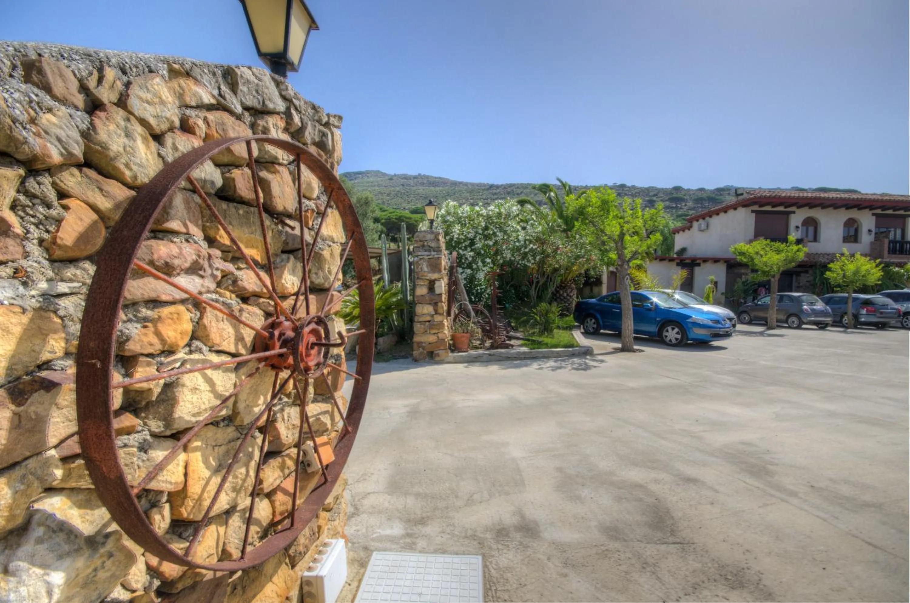 Facade/entrance in Dulce Nombre Hotel - Apartamentos