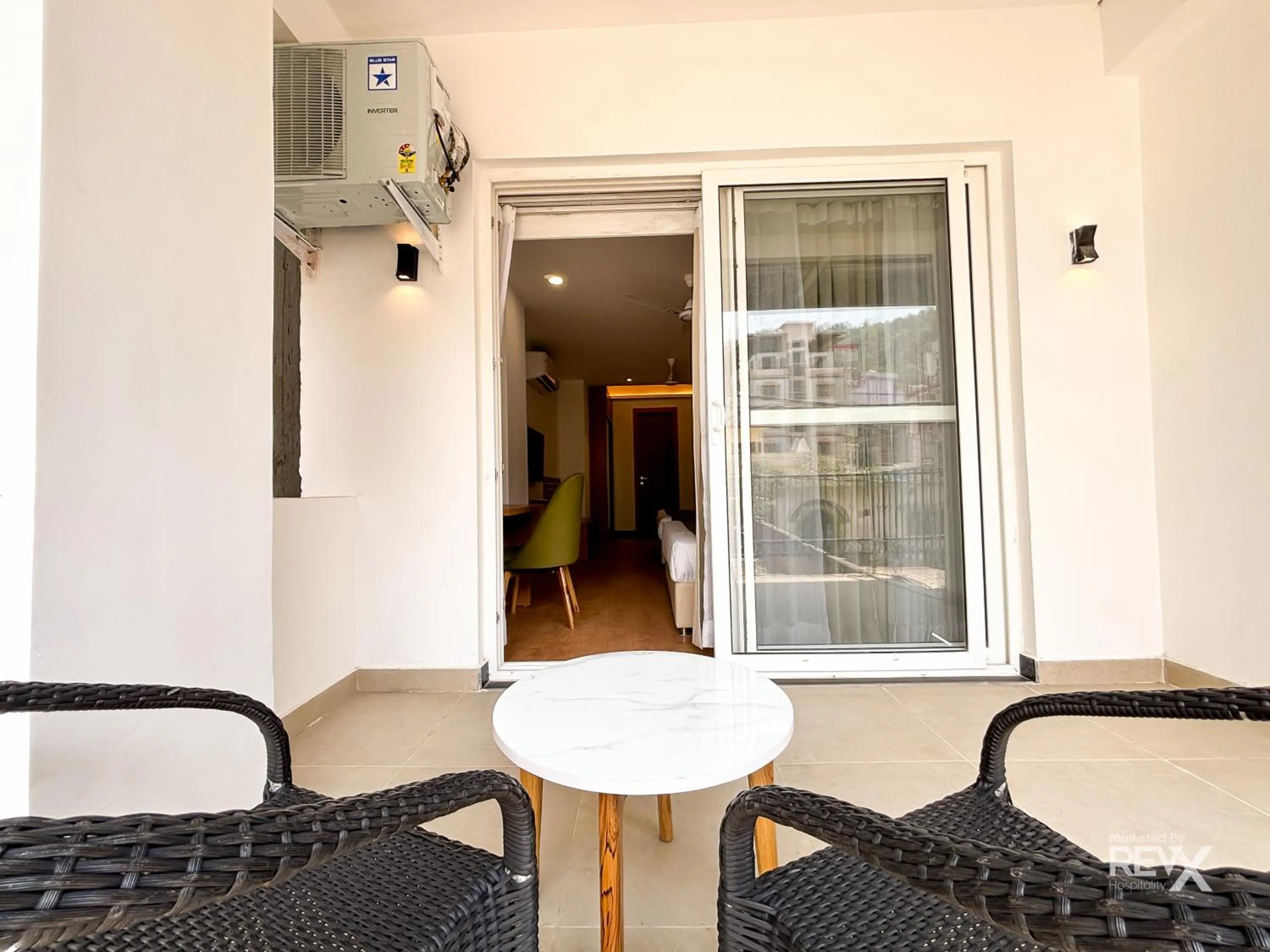 Living room in Oak Leaf Hotel