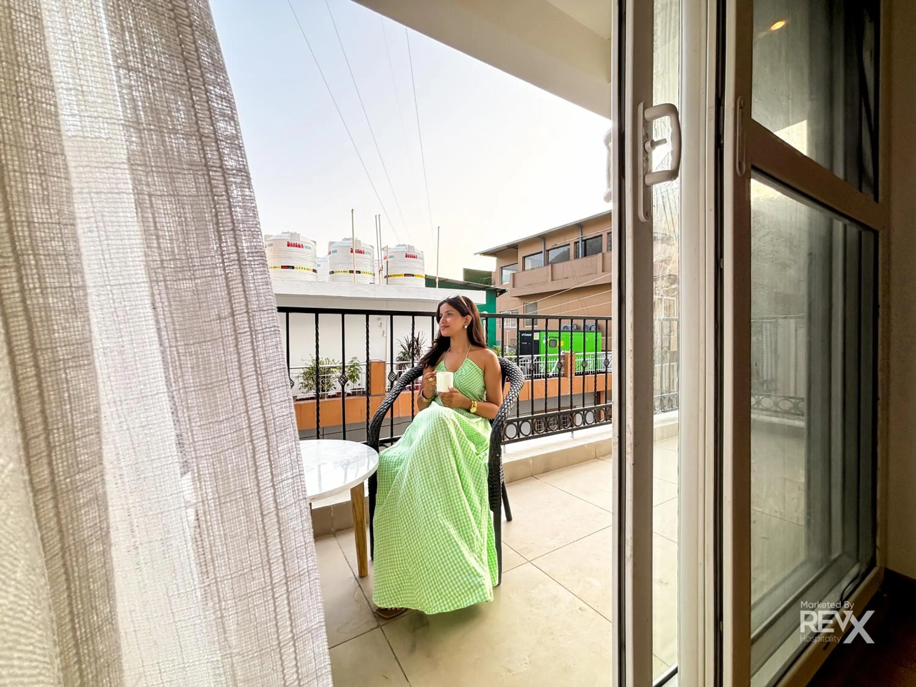 Day in Oak Leaf Hotel