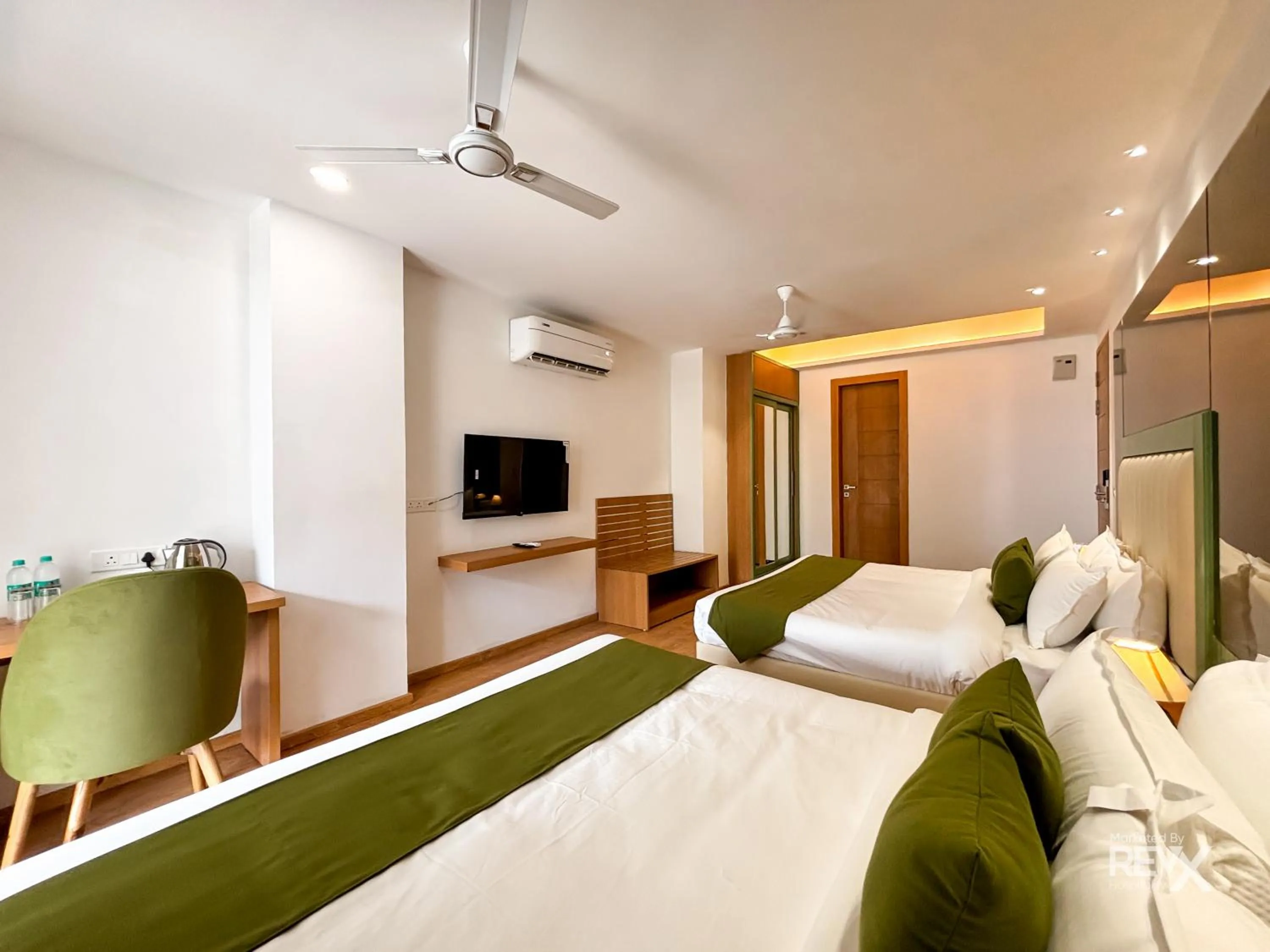 Bed in Oak Leaf Hotel