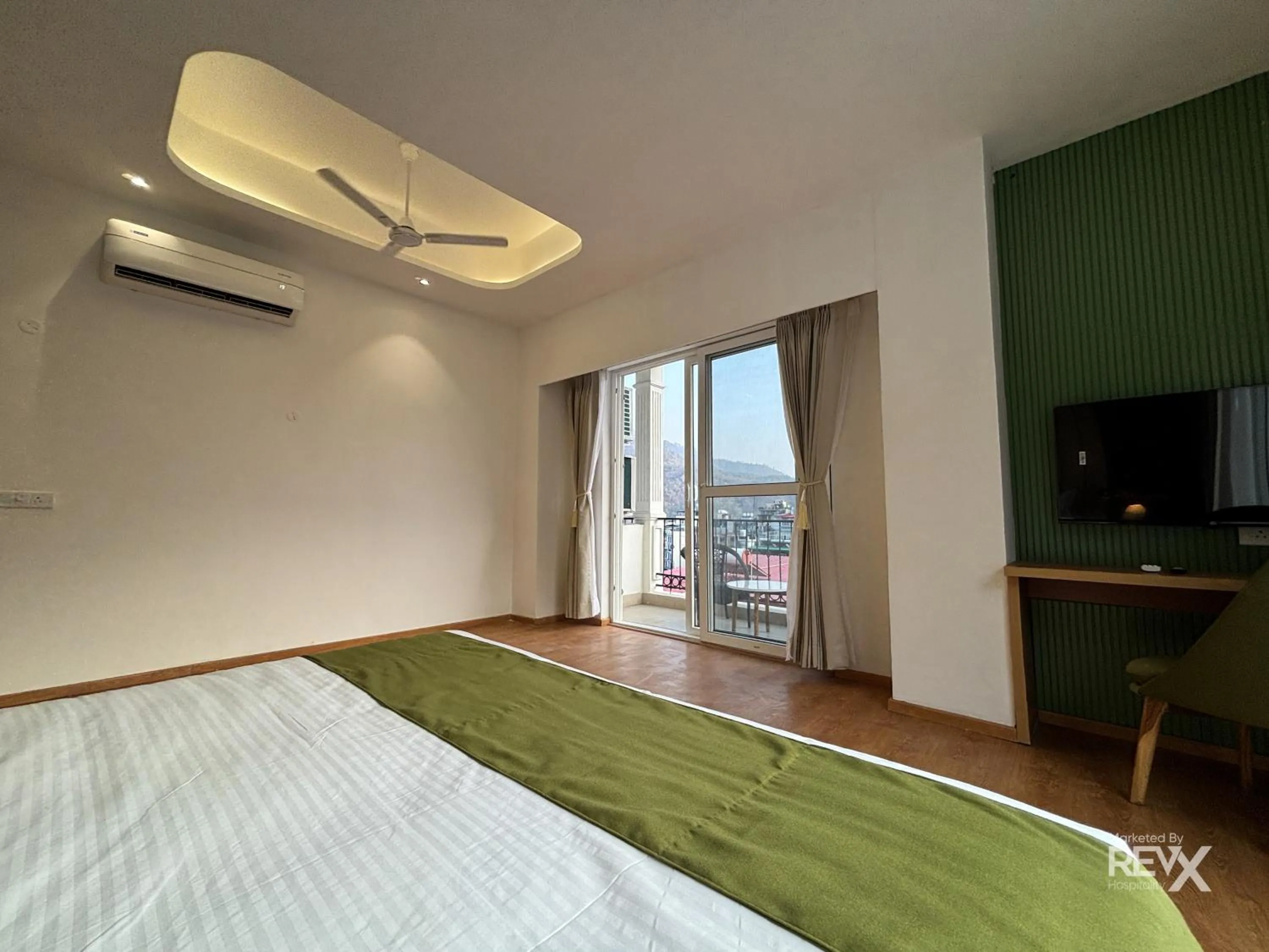 Bed in Oak Leaf Hotel