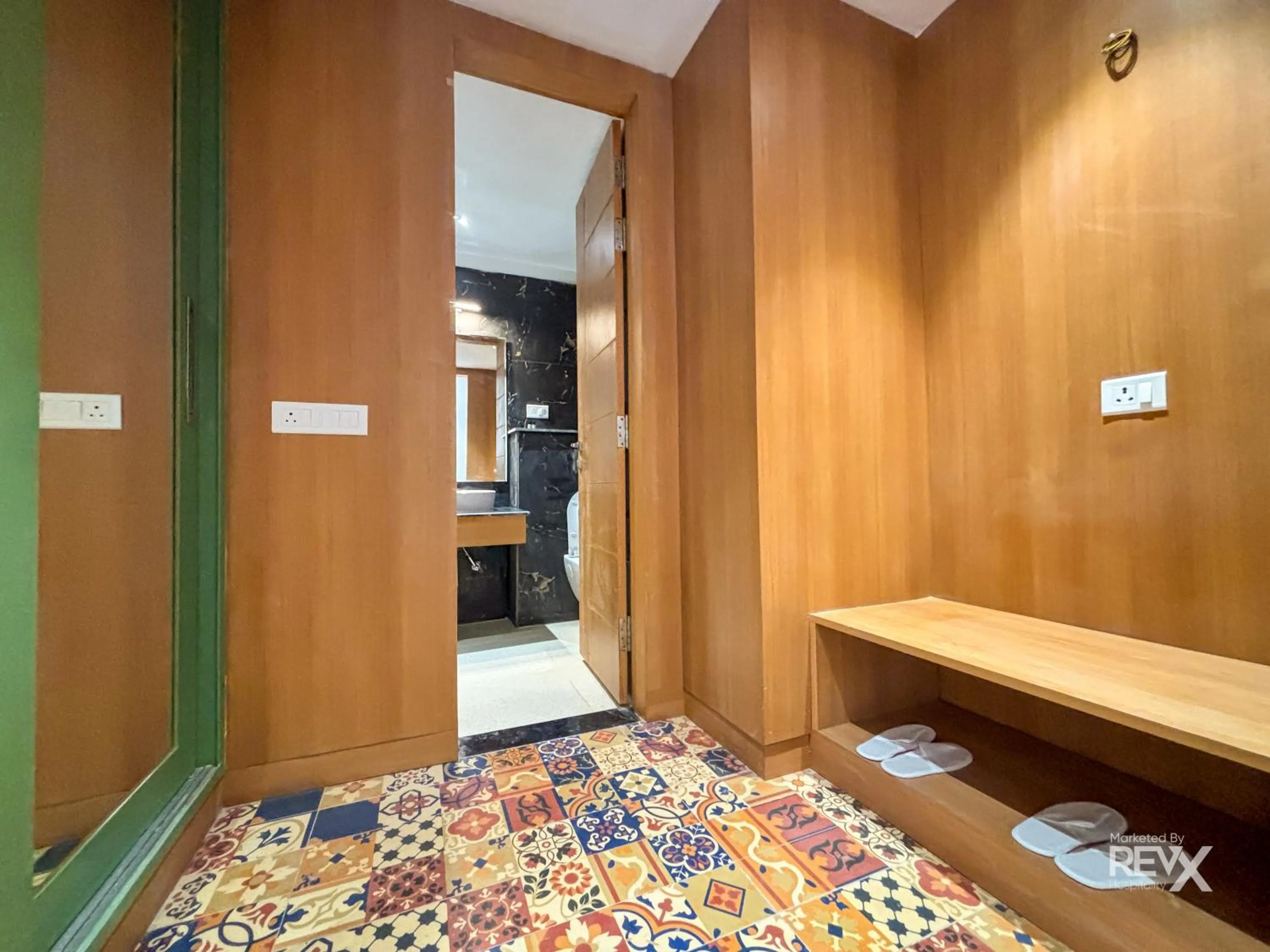 wardrobe in Oak Leaf Hotel