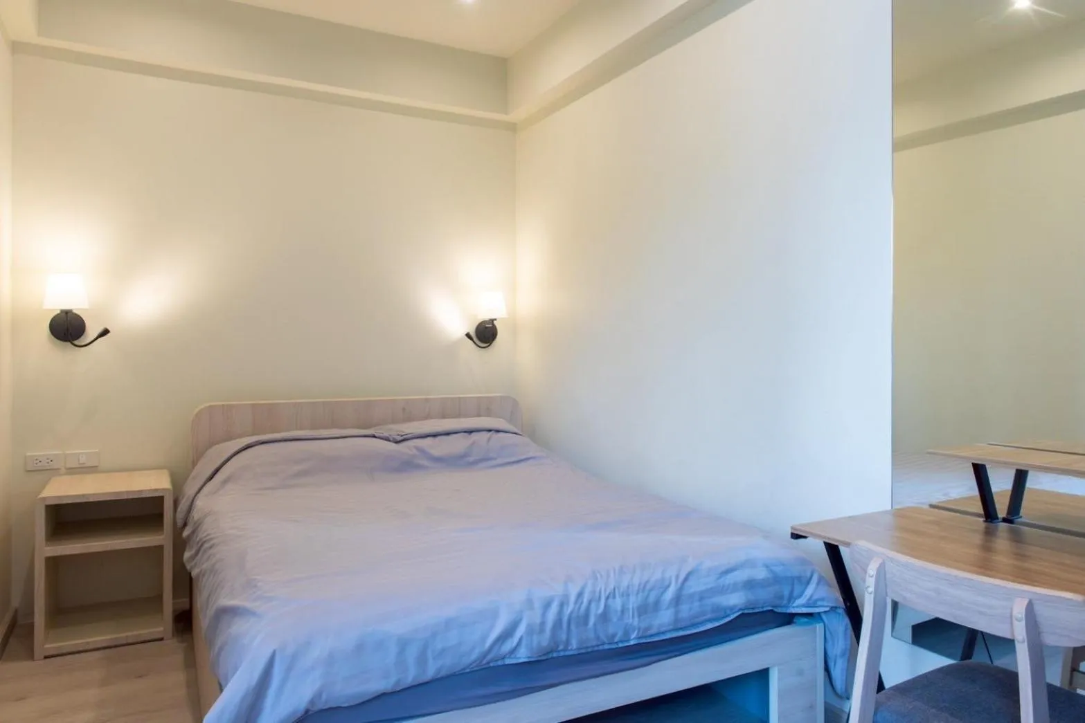 Bed in Shizuka House - 500 m walk to BTS Phrom Phong