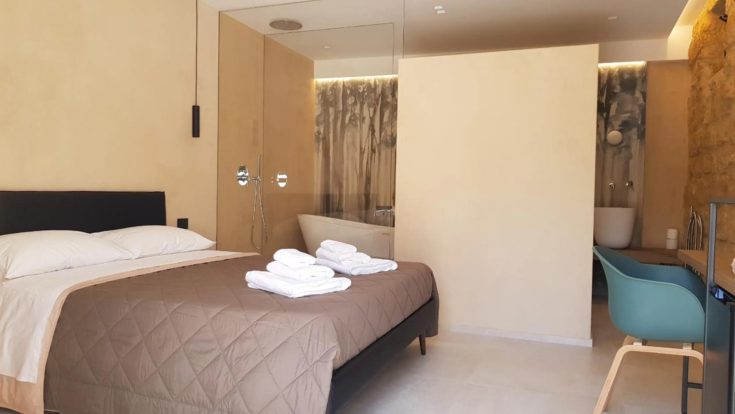 Bed in Villa Lekythos