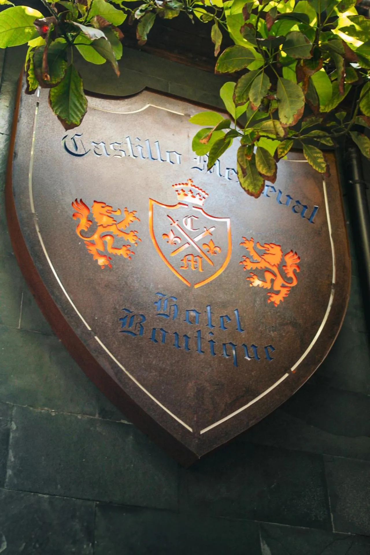 Property logo or sign in Castillo Medieval