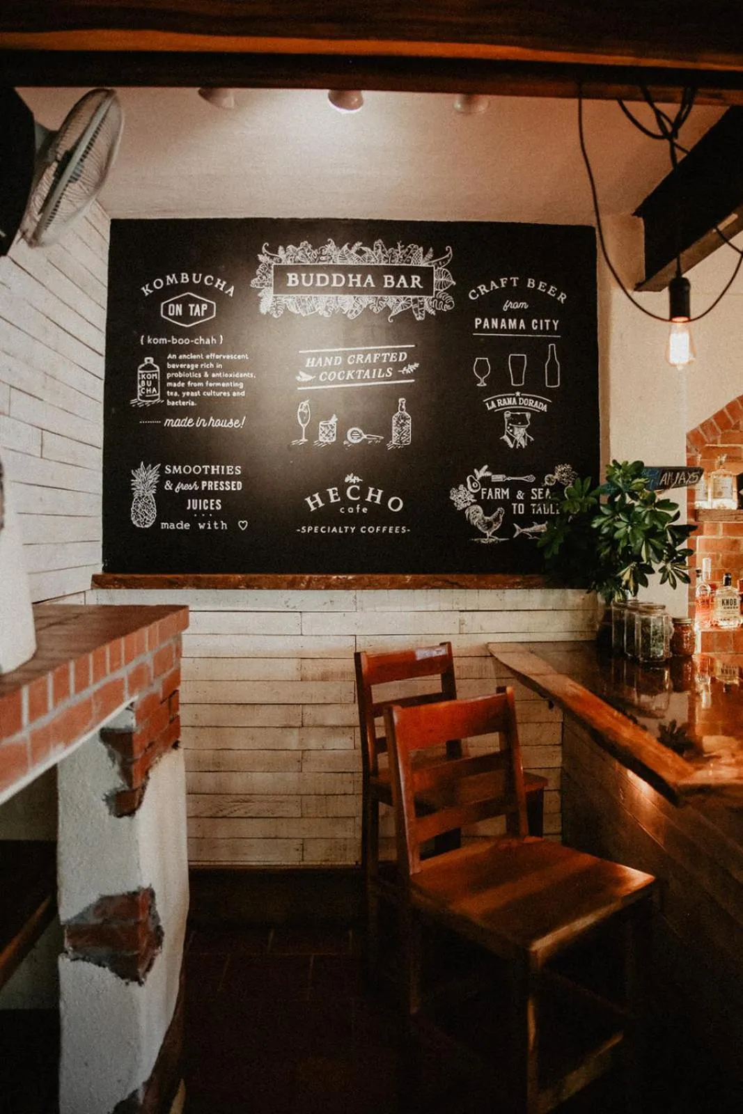 Restaurant/places to eat in Sansara Surf Yoga & Resort