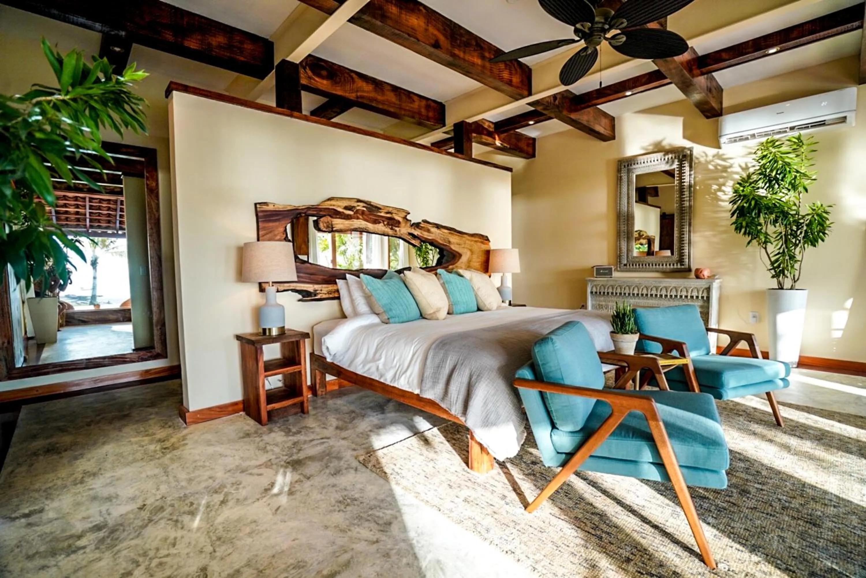 Bed in Sansara Surf Yoga & Resort