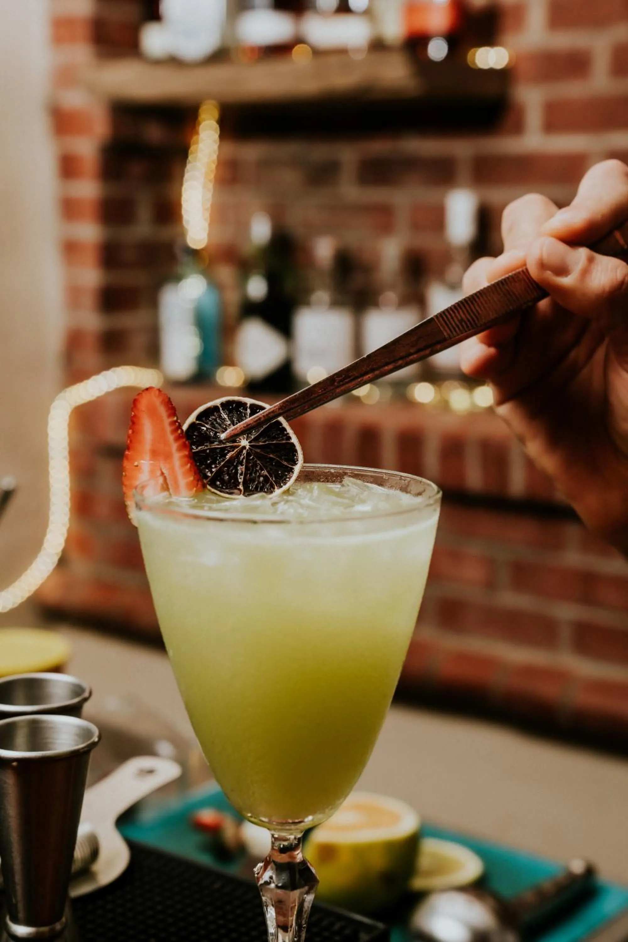 Lounge or bar in Sansara Surf Yoga & Resort