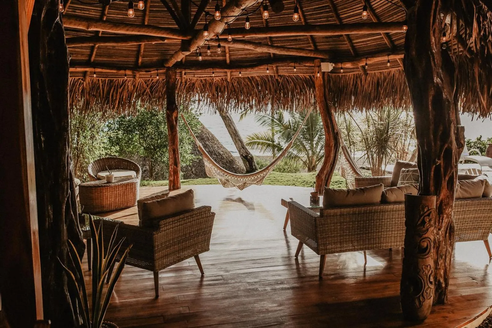 Living room in Sansara Surf Yoga & Resort