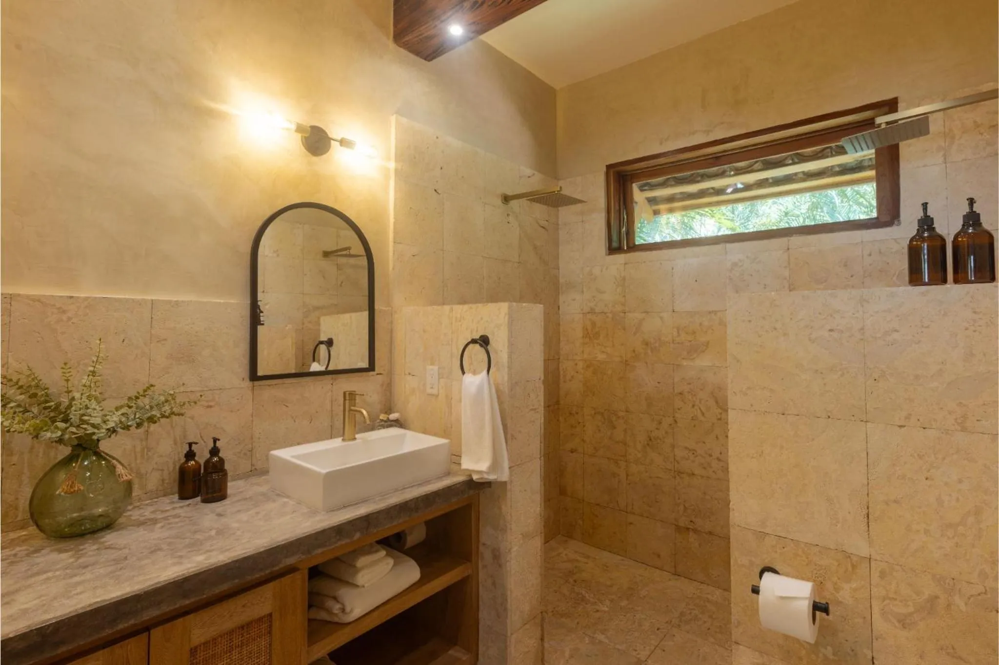 Bathroom in Sansara Surf Yoga & Resort