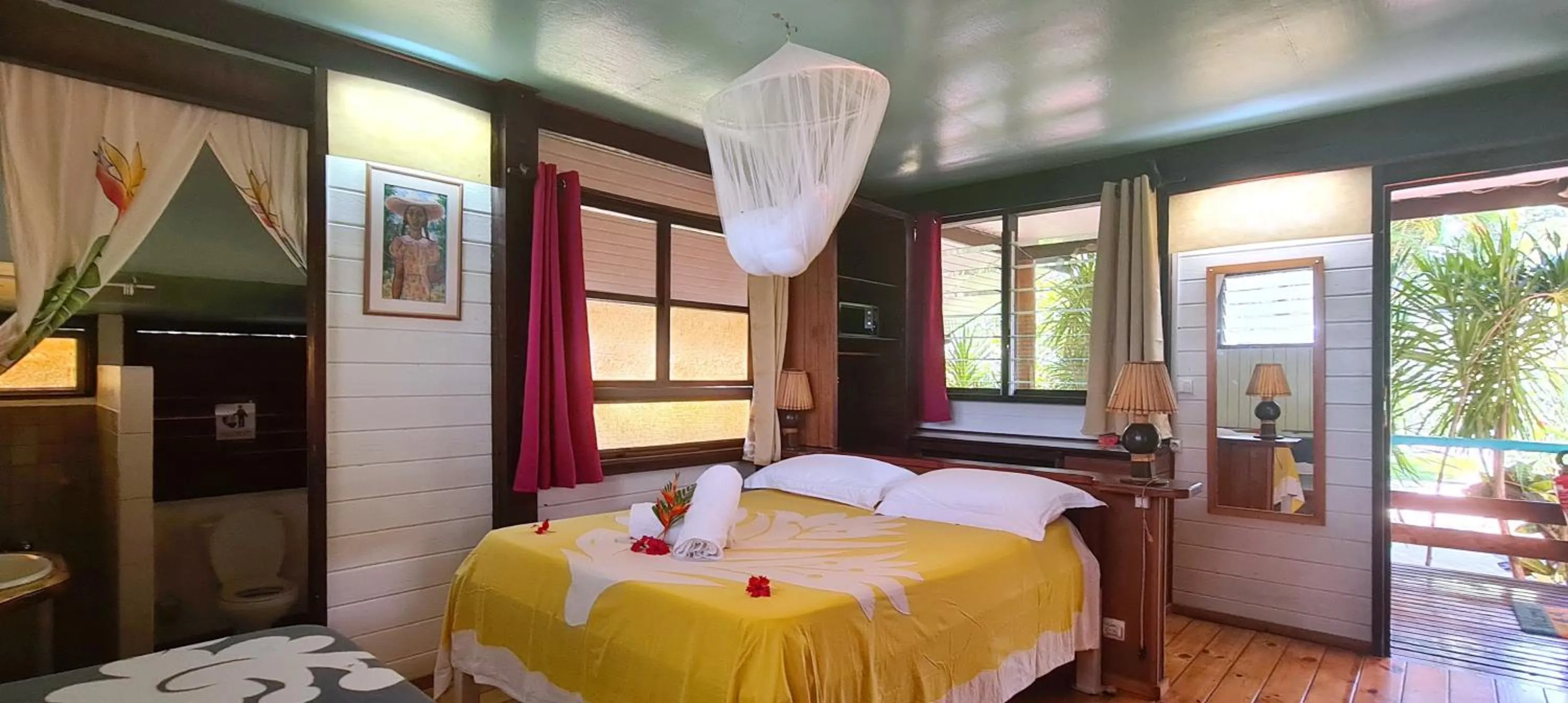 Photo of the whole room, Bed in Pension Les Trois Cascades
