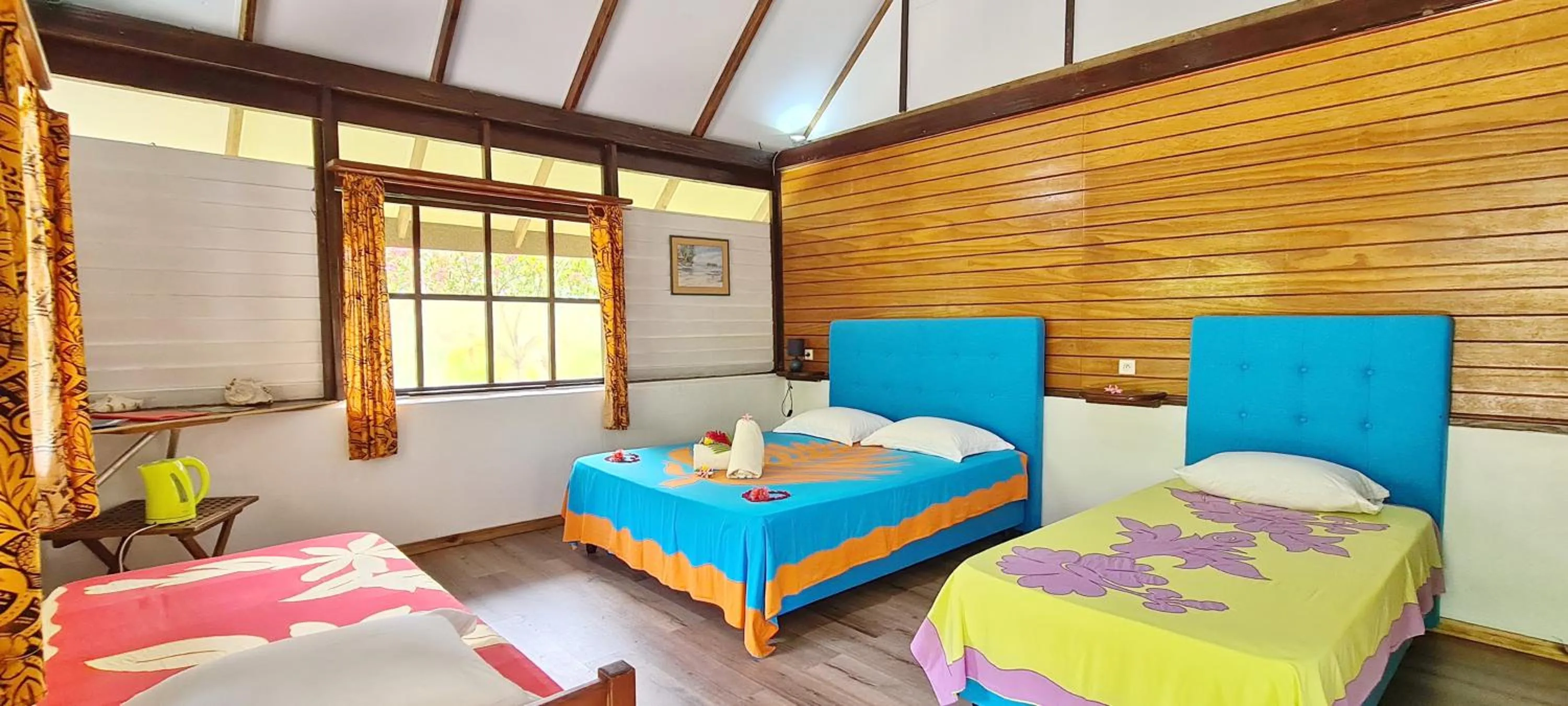 Photo of the whole room, Bed in Pension Les Trois Cascades