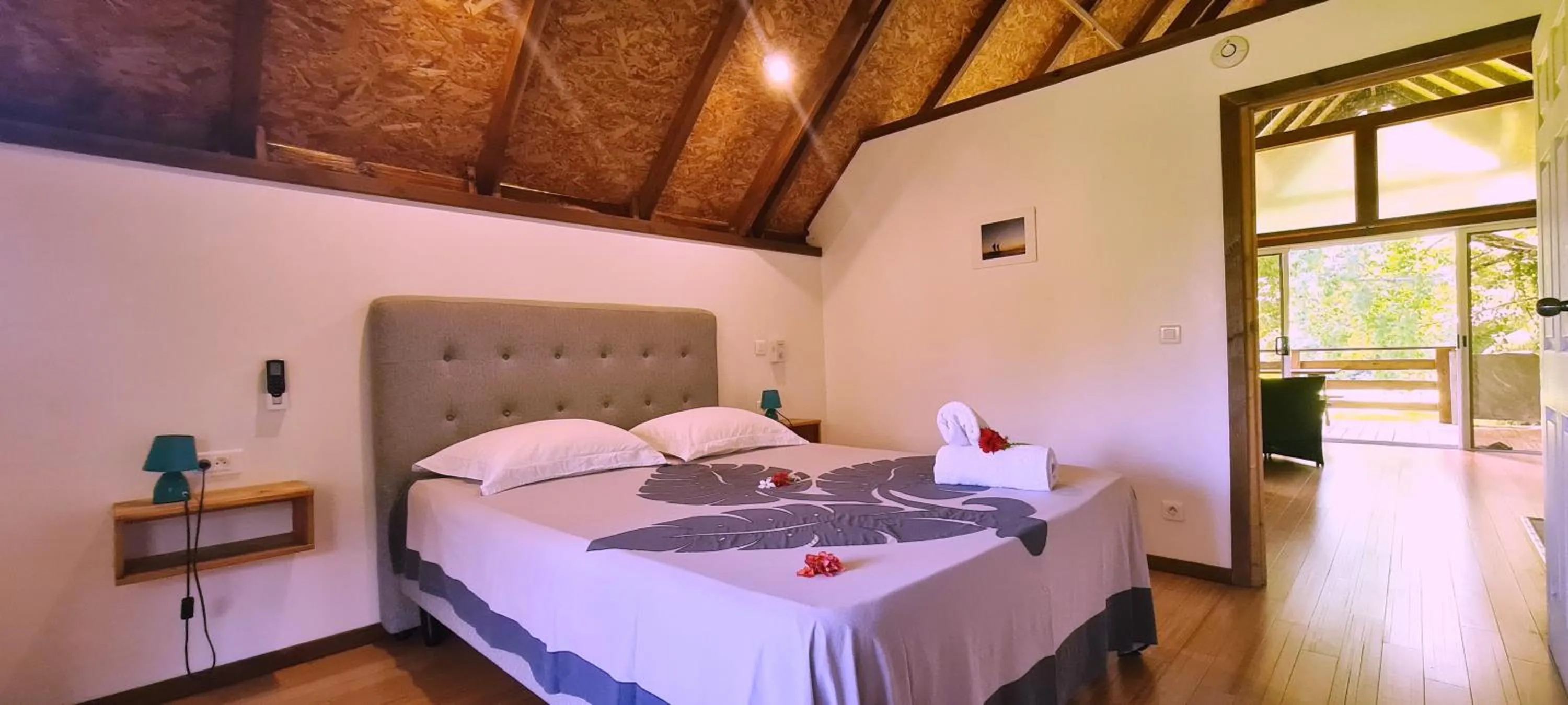 Photo of the whole room, Bed in Pension Les Trois Cascades