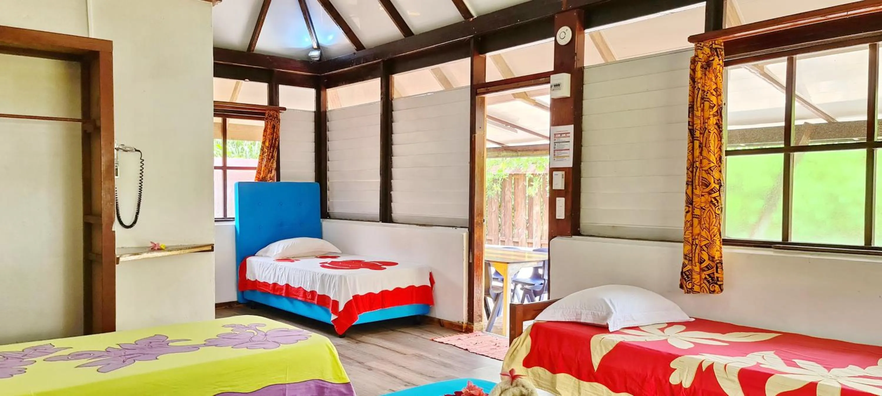 Photo of the whole room, Bed in Pension Les Trois Cascades