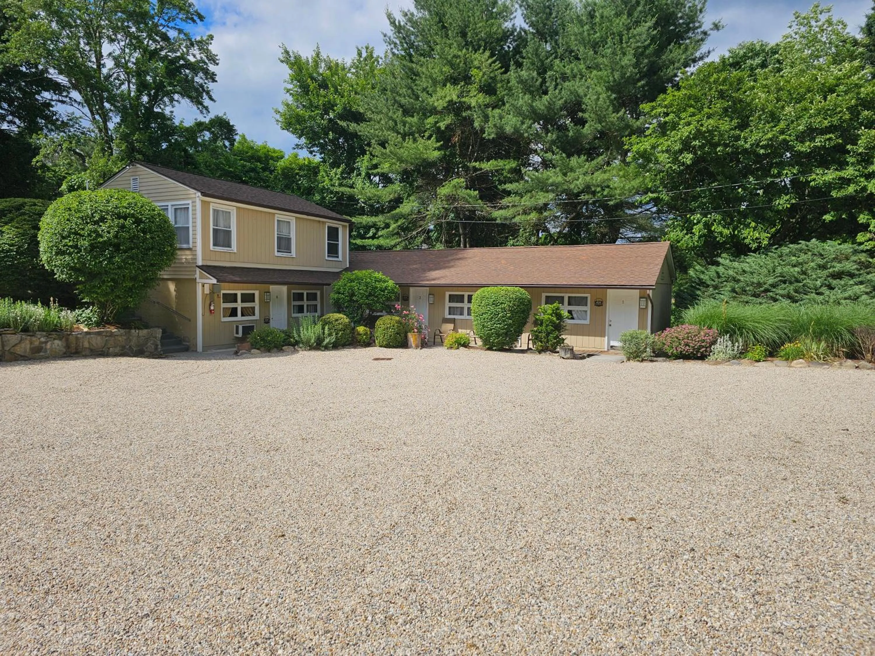 Property building in Cornwall Inn