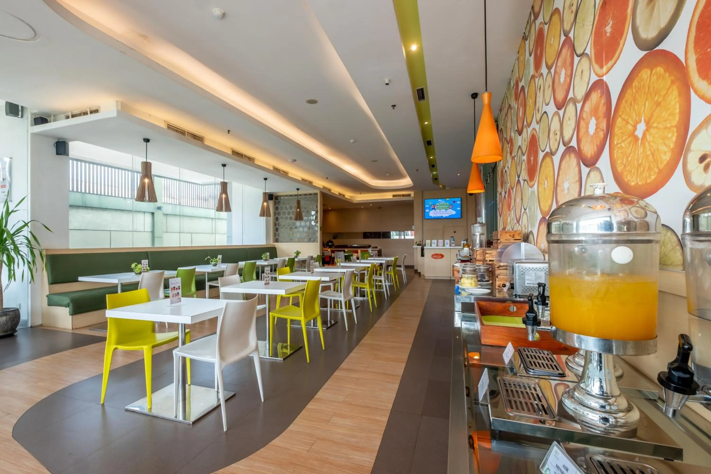 Zest Jemursari by Swiss-Belhotel International