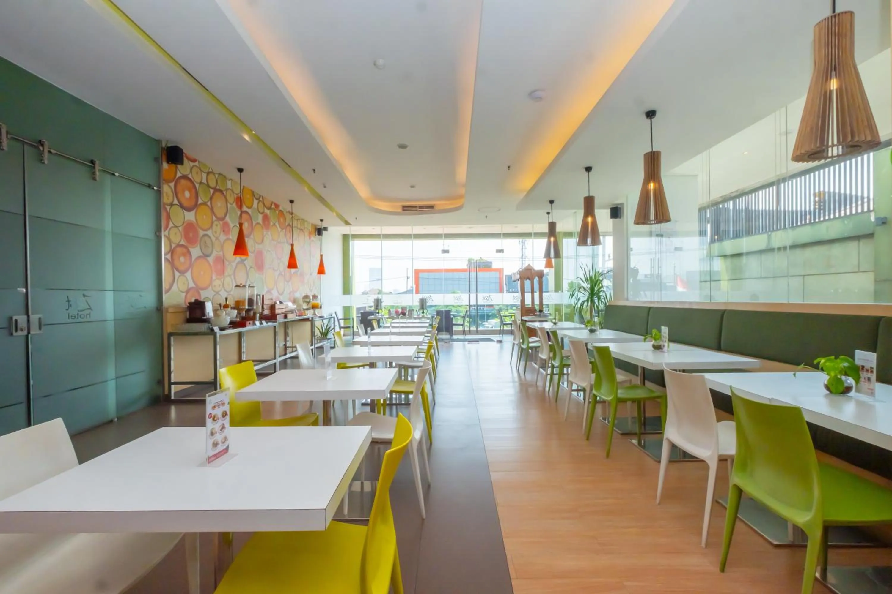 Zest Jemursari by Swiss-Belhotel International