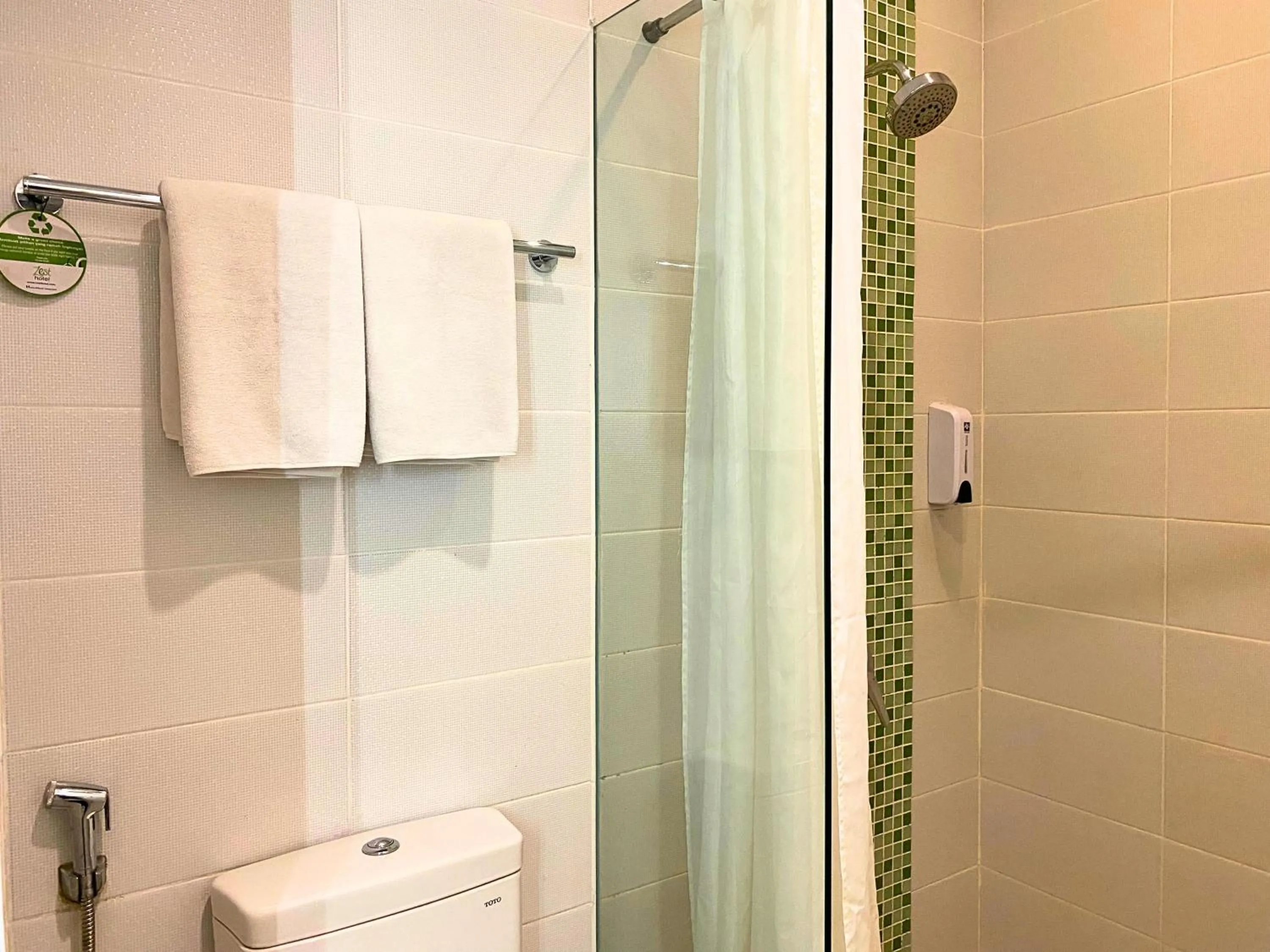 Zest Jemursari by Swiss-Belhotel International