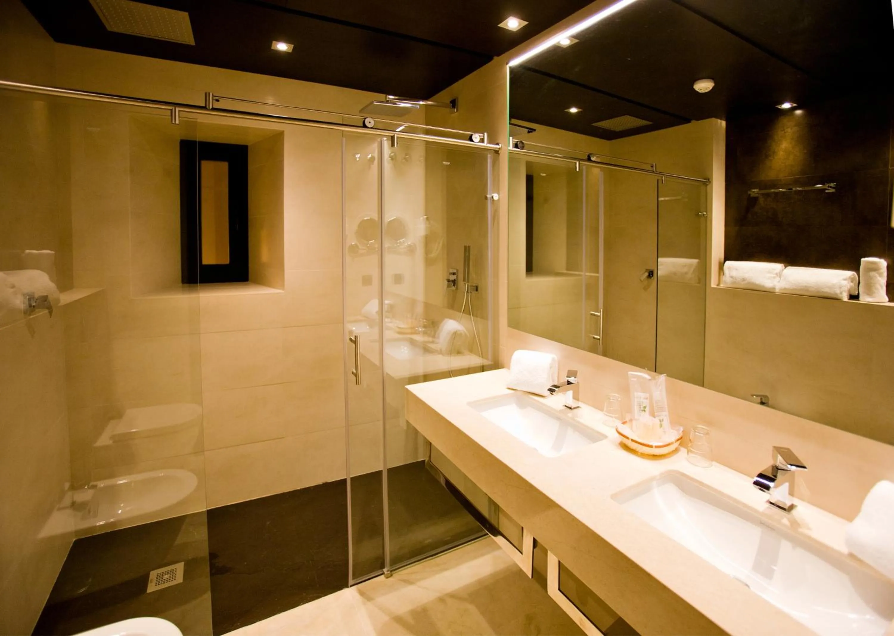 Bathroom in Hotel Barrameda