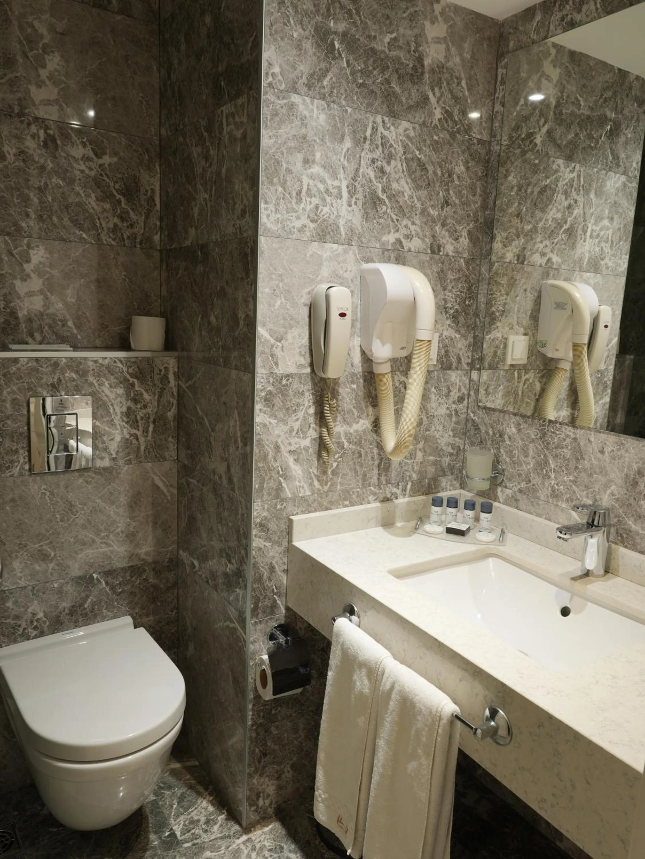 Bathroom in Hotel Yigitalp Istanbul