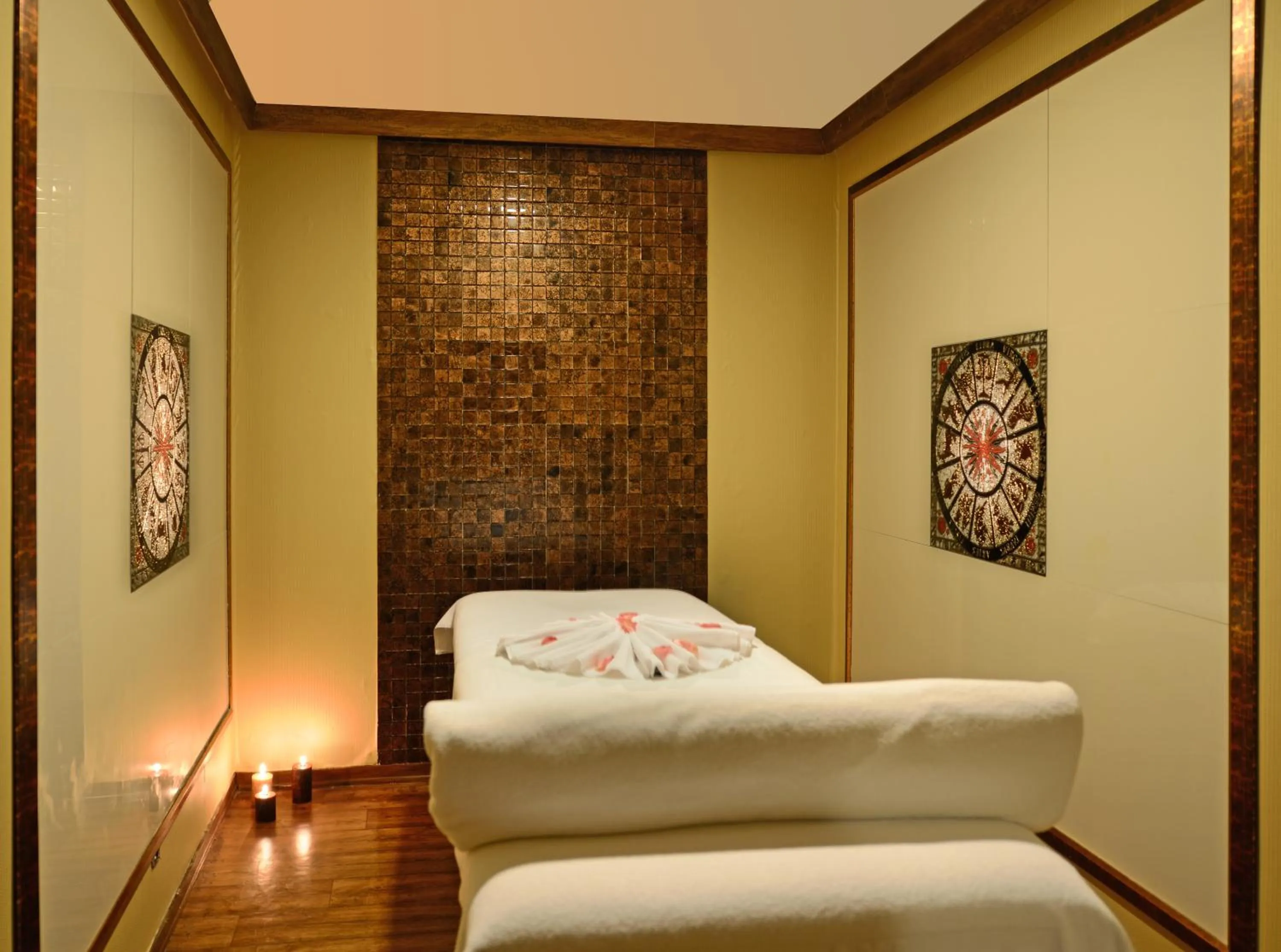 Massage, Bed in Hotel Yigitalp Istanbul