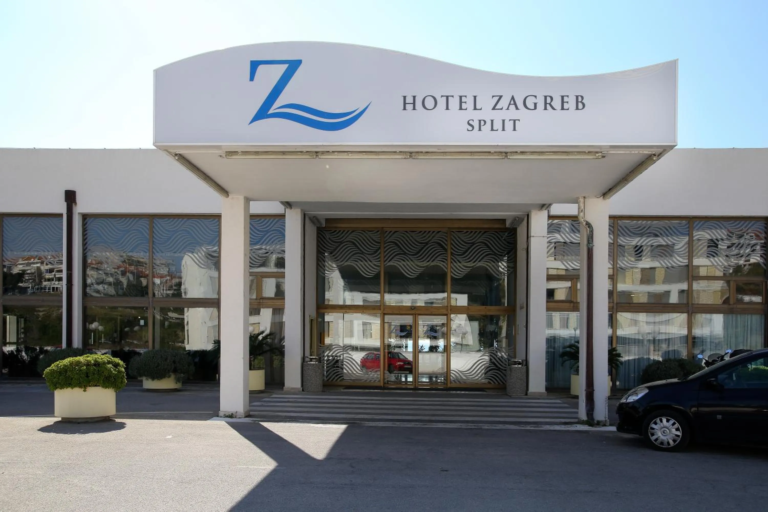 Facade/entrance in Hotel Zagreb