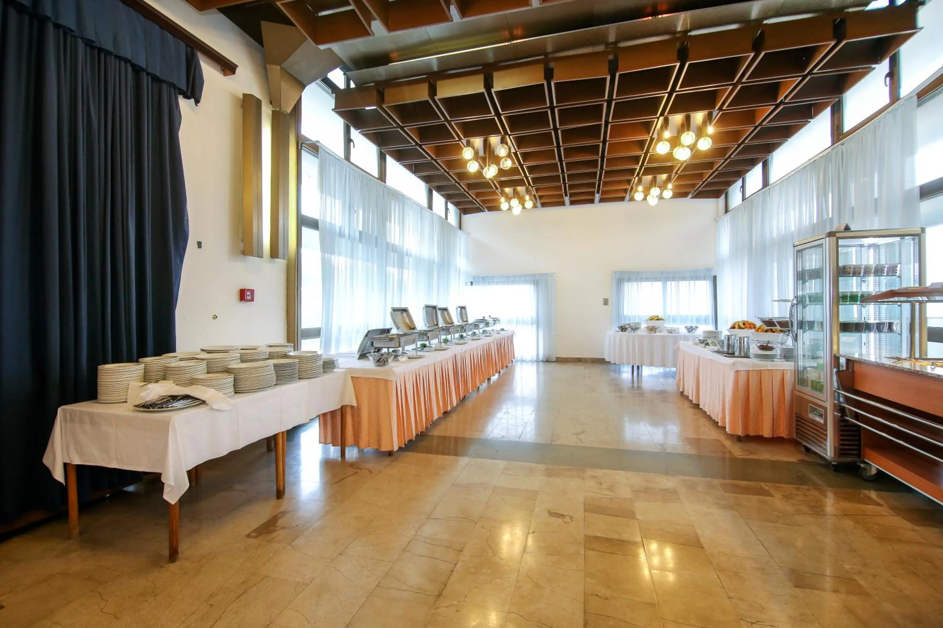 Restaurant/places to eat in Hotel Zagreb