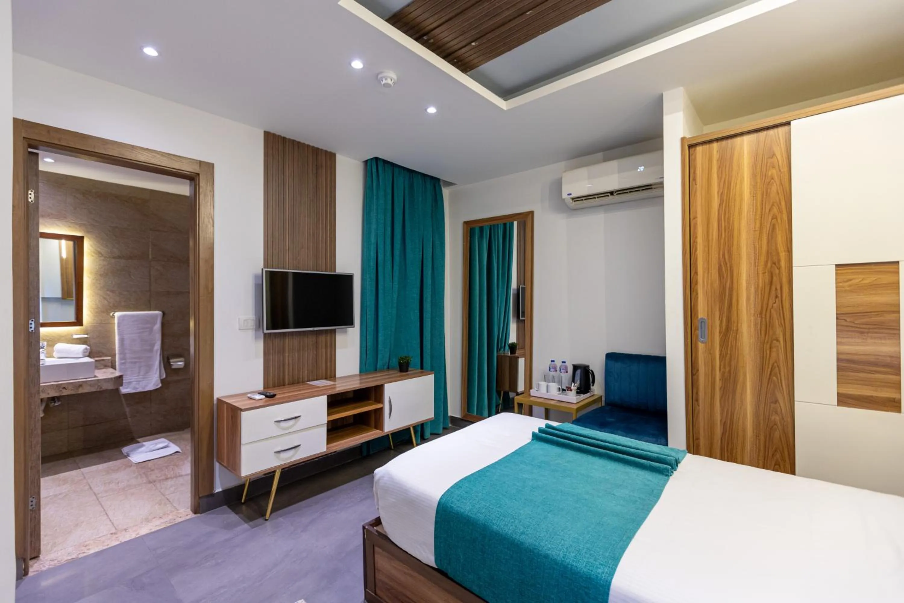 TV and multimedia, Bed in Pyramids Yard Hotel