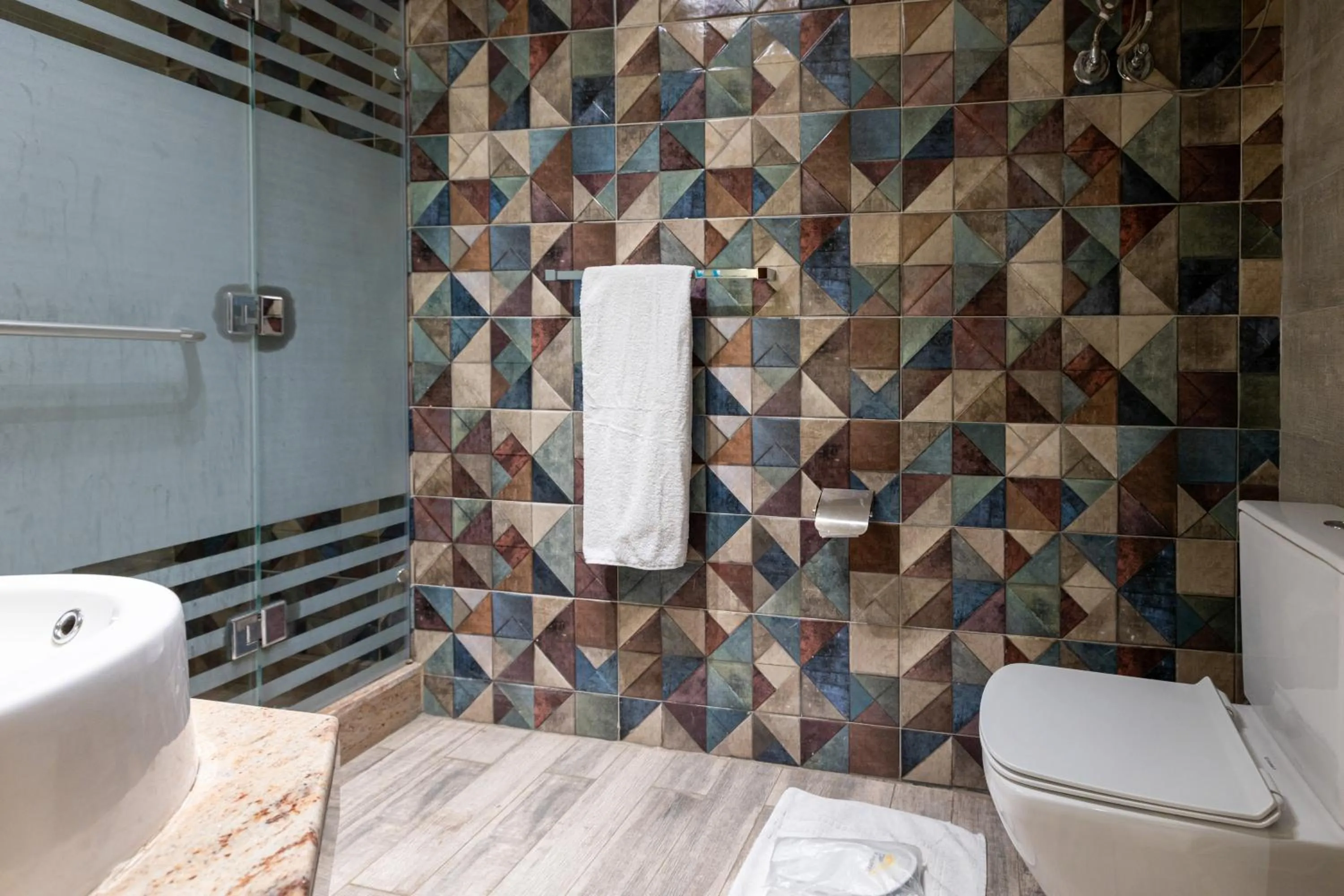 Shower in Pyramids Yard Hotel