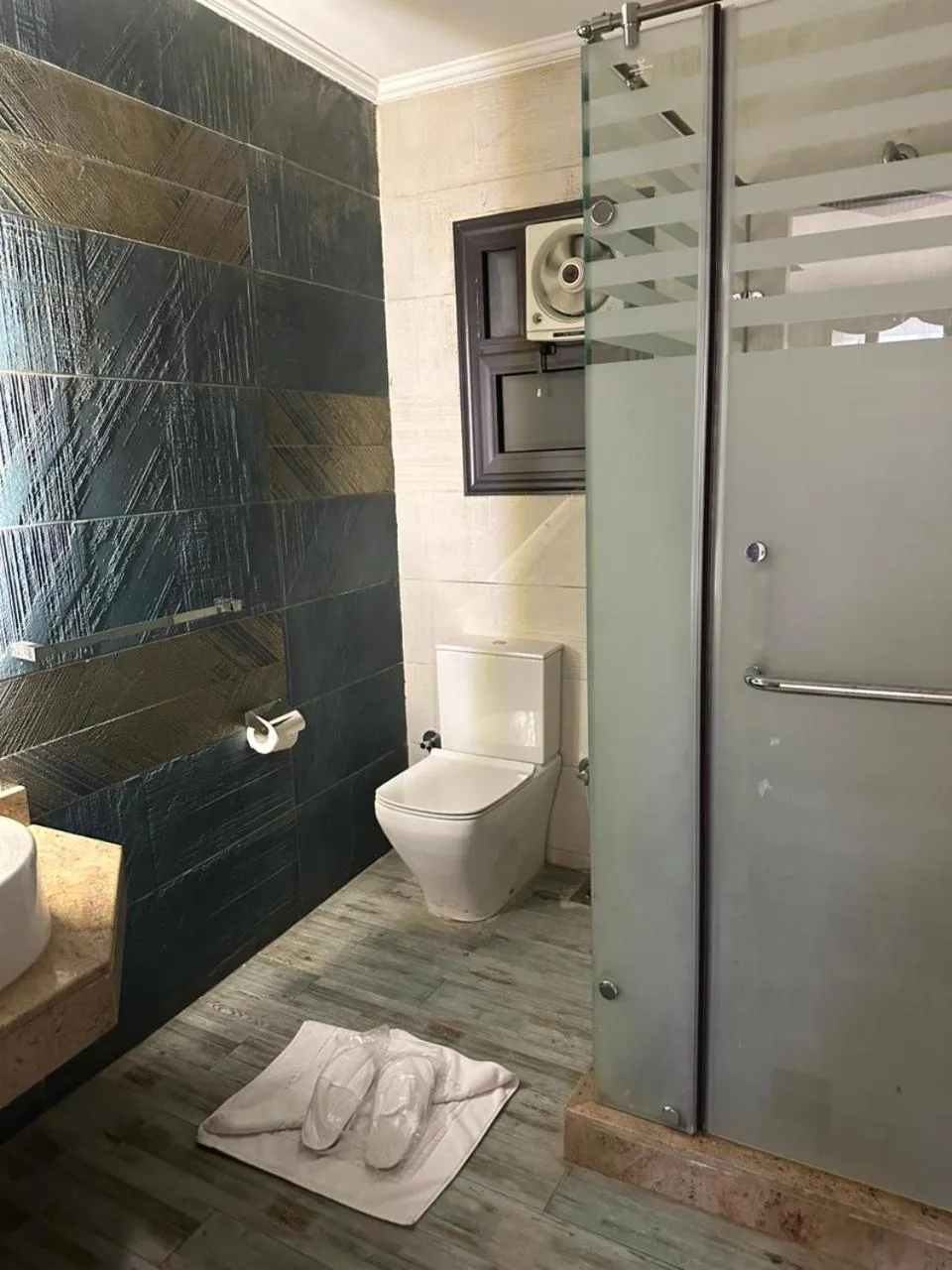 Bathroom in Pyramids Yard Hotel