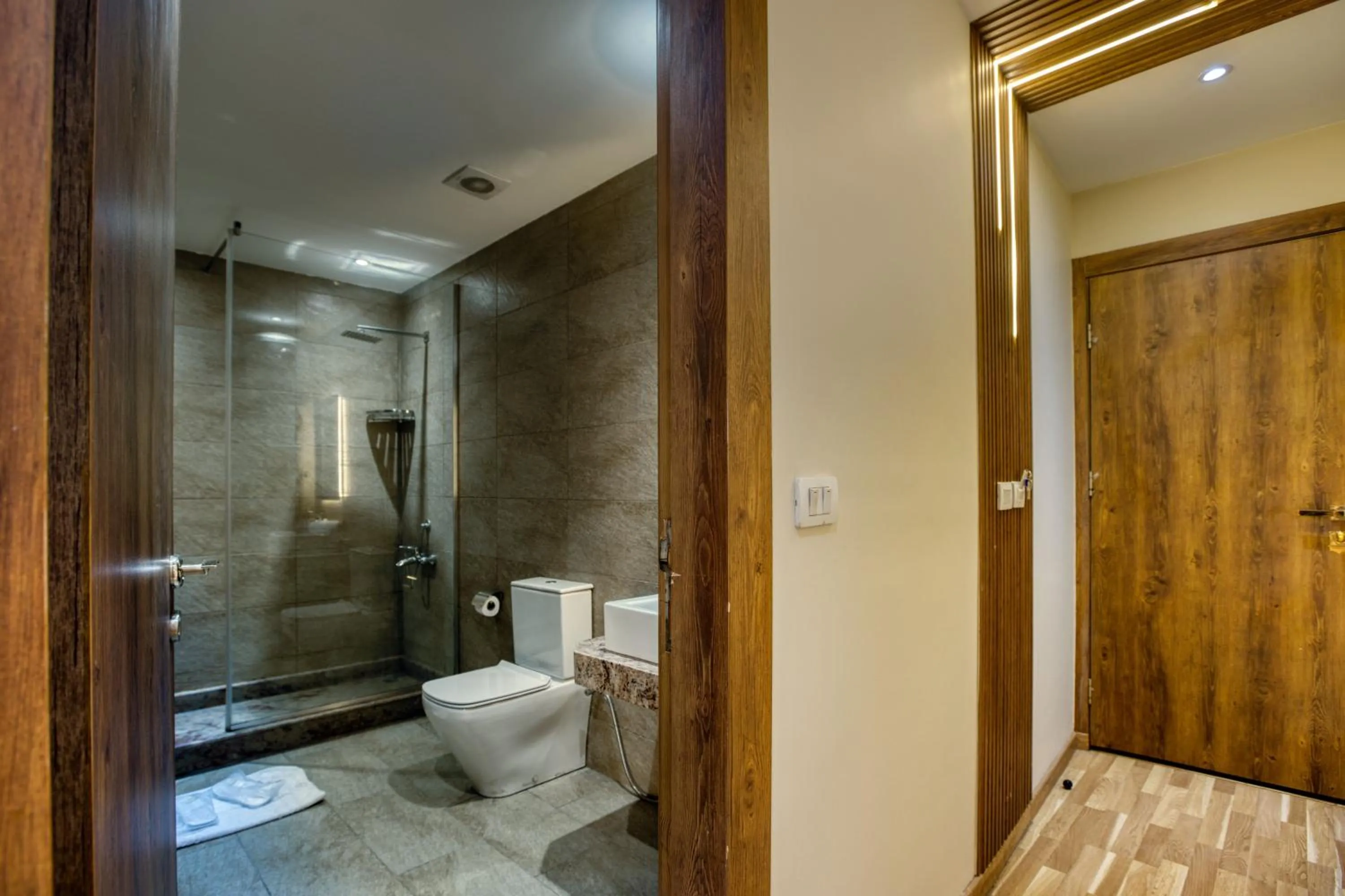 Shower in Pyramids Yard Hotel