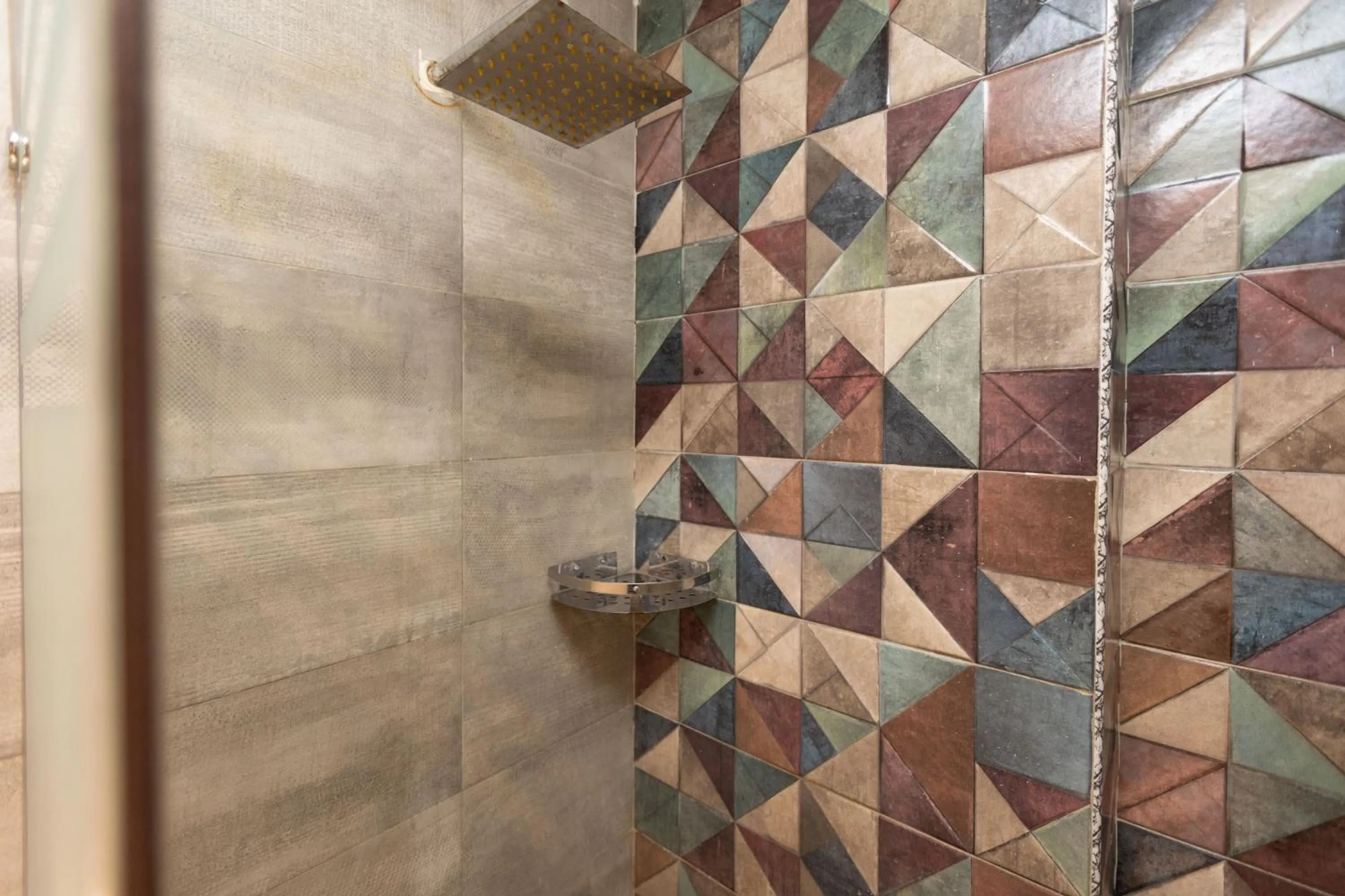 Shower in Pyramids Yard Hotel