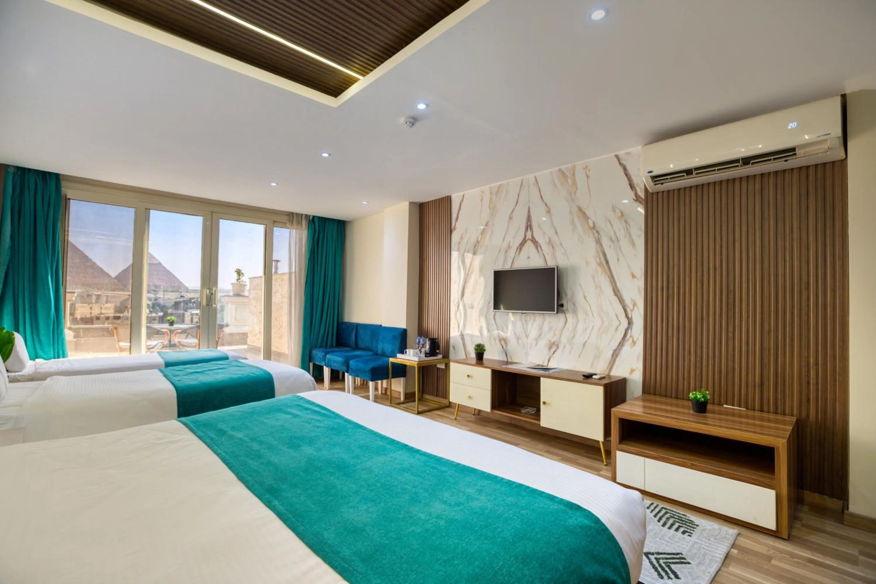 TV and multimedia, Bed in Pyramids Yard Hotel