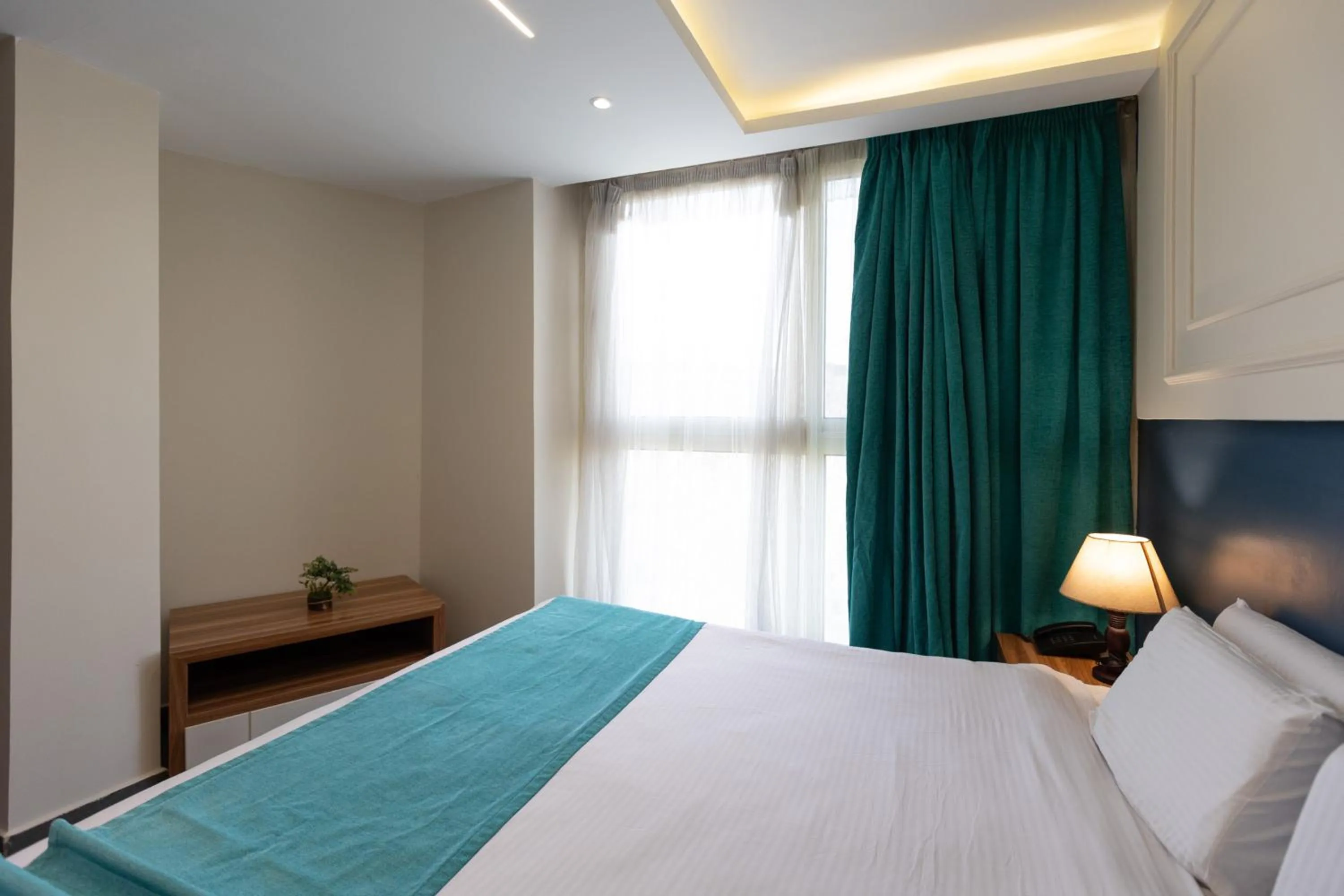 Photo of the whole room, Bed in Pyramids Yard Hotel