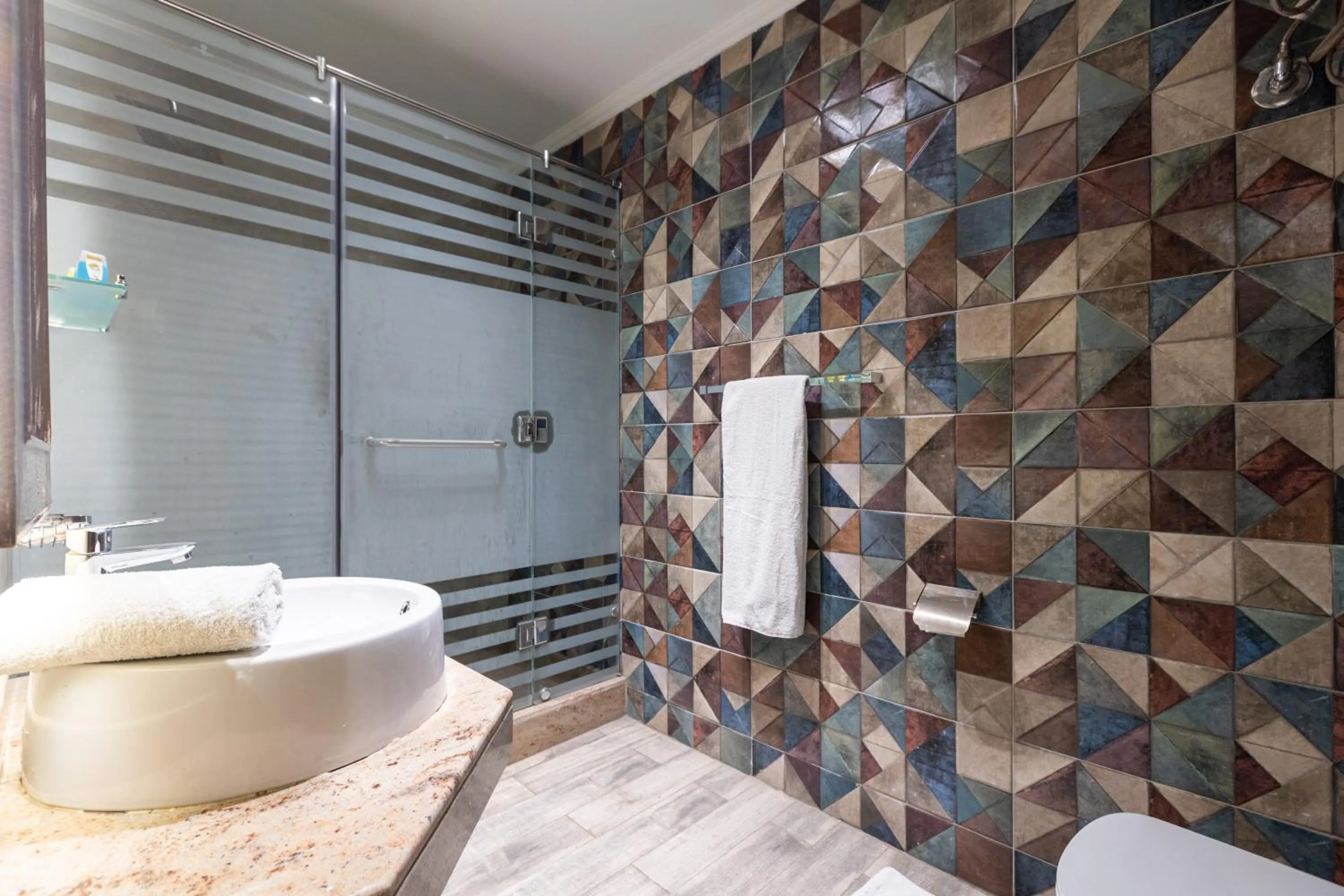 Shower in Pyramids Yard Hotel