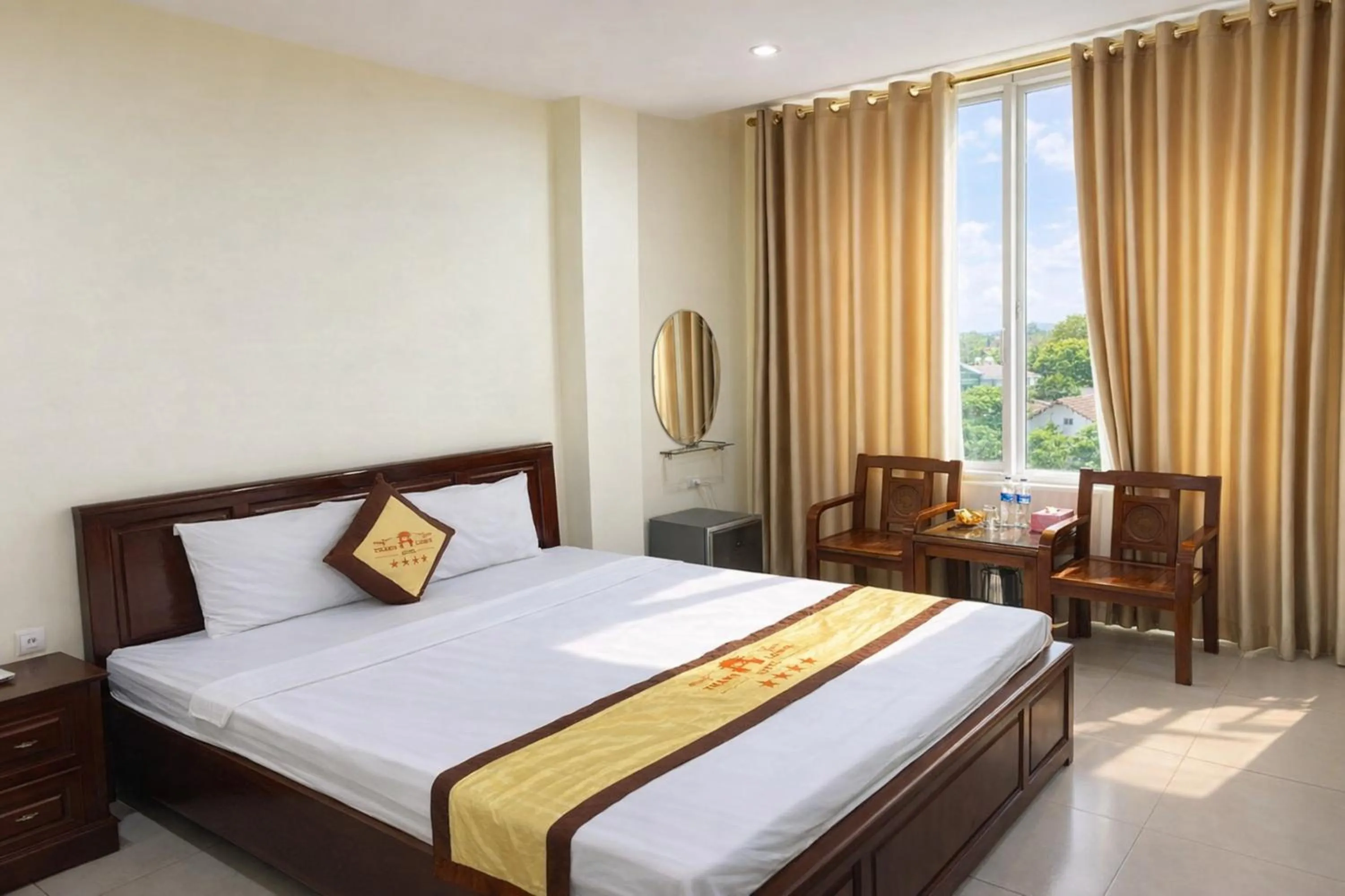 Living room, Bed in Thăng Long Hotel Thanh Hoá