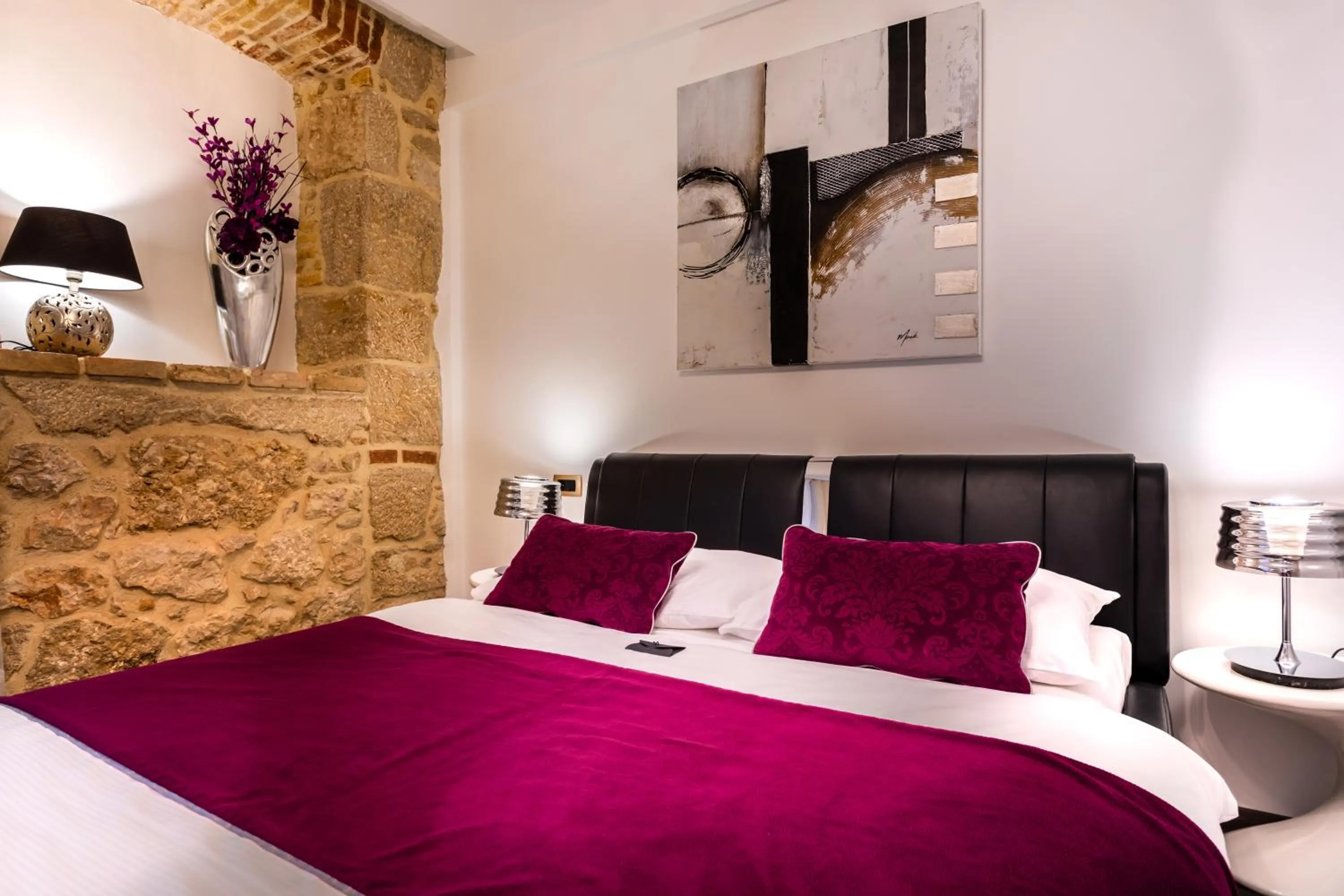 Bed in Hotel Heritage Forza