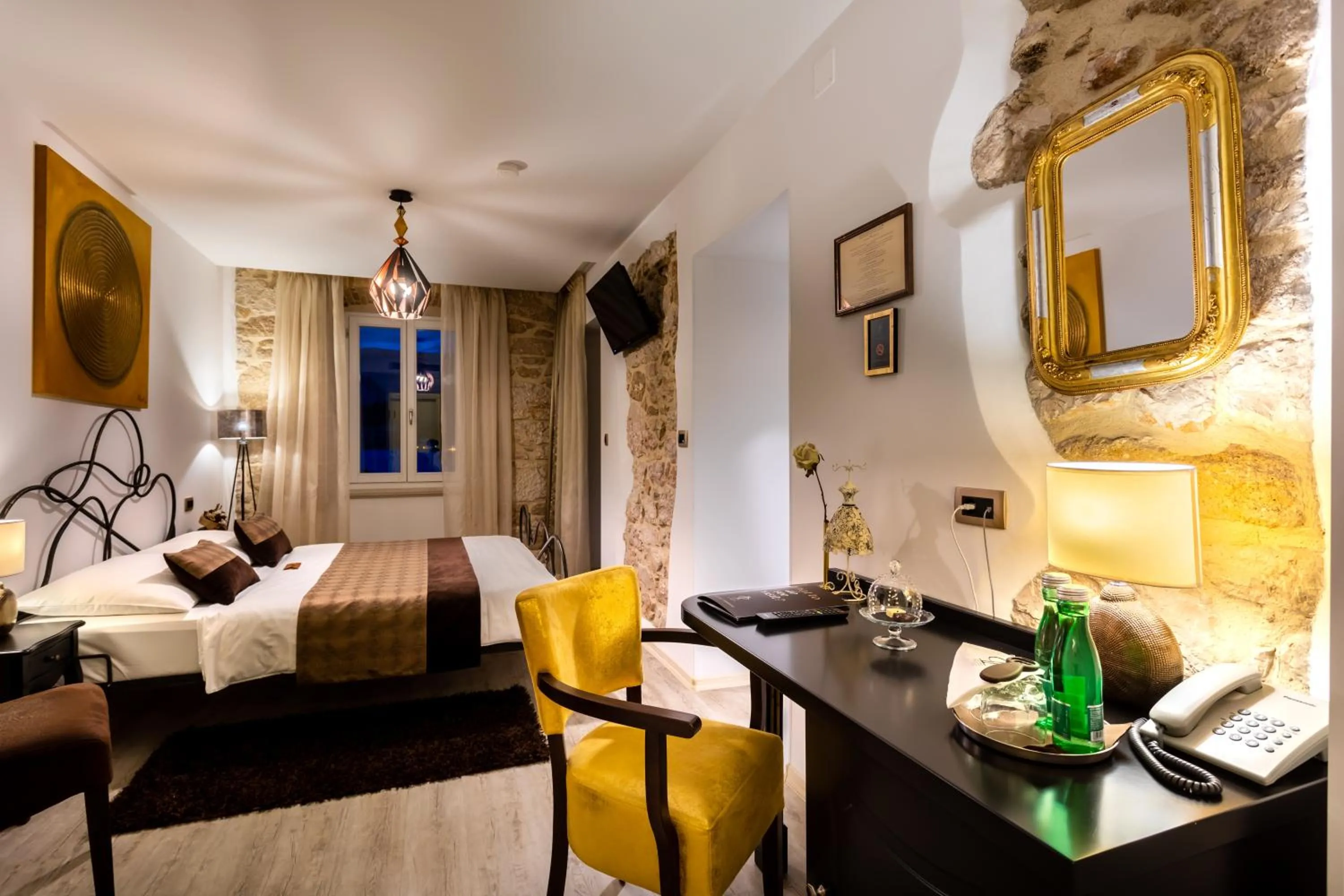 Photo of the whole room, Bed in Hotel Heritage Forza