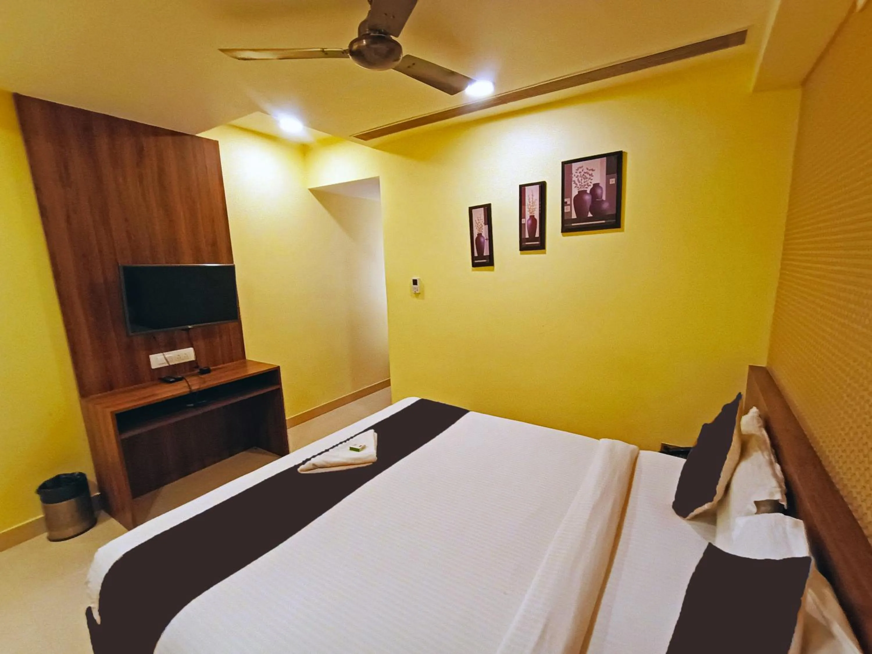 Bedroom in G Comforts Electronics City