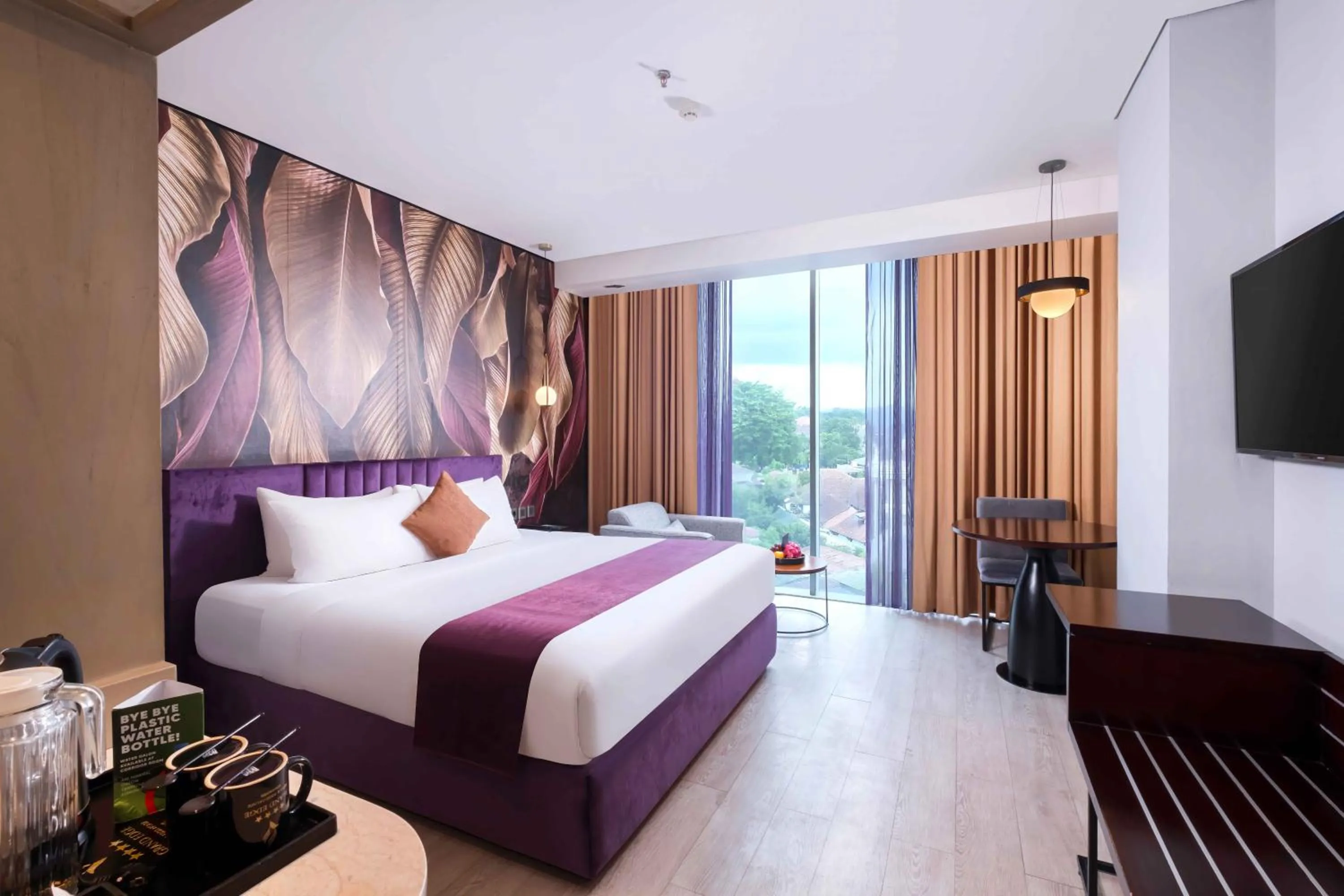 Bed in Grand Edge Hotel Semarang