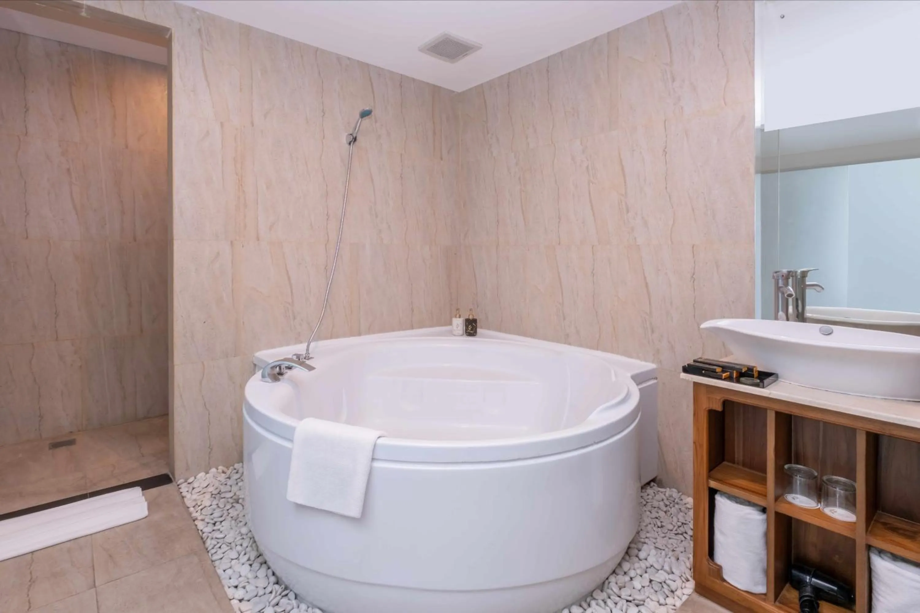 Bathroom in Grand Edge Hotel Semarang