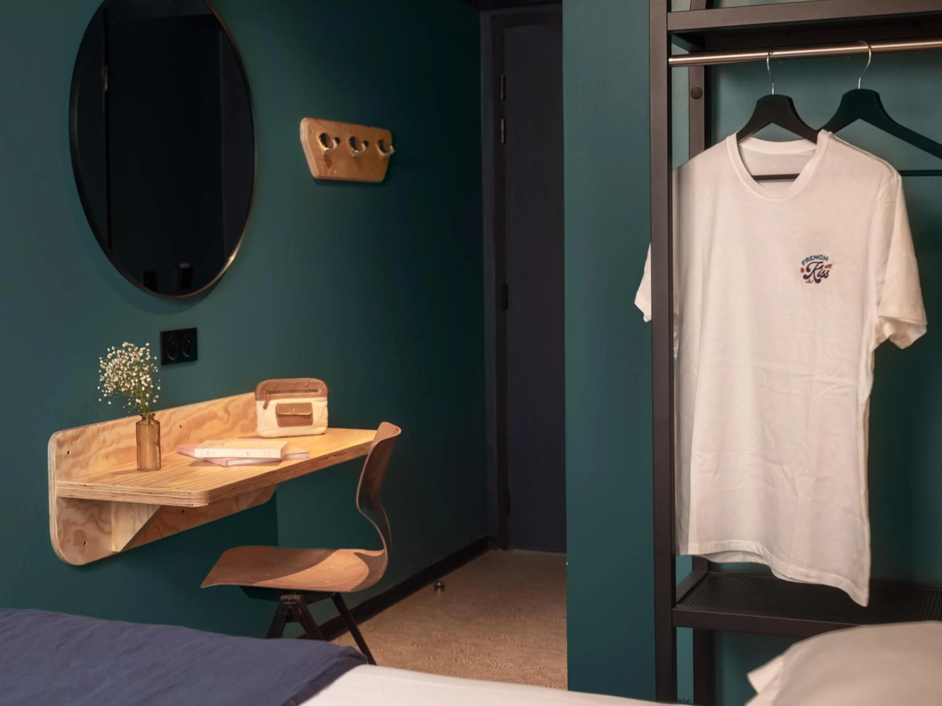 Bedroom, Bed in Eklo Hotels Nantes Centre - Île de Nantes