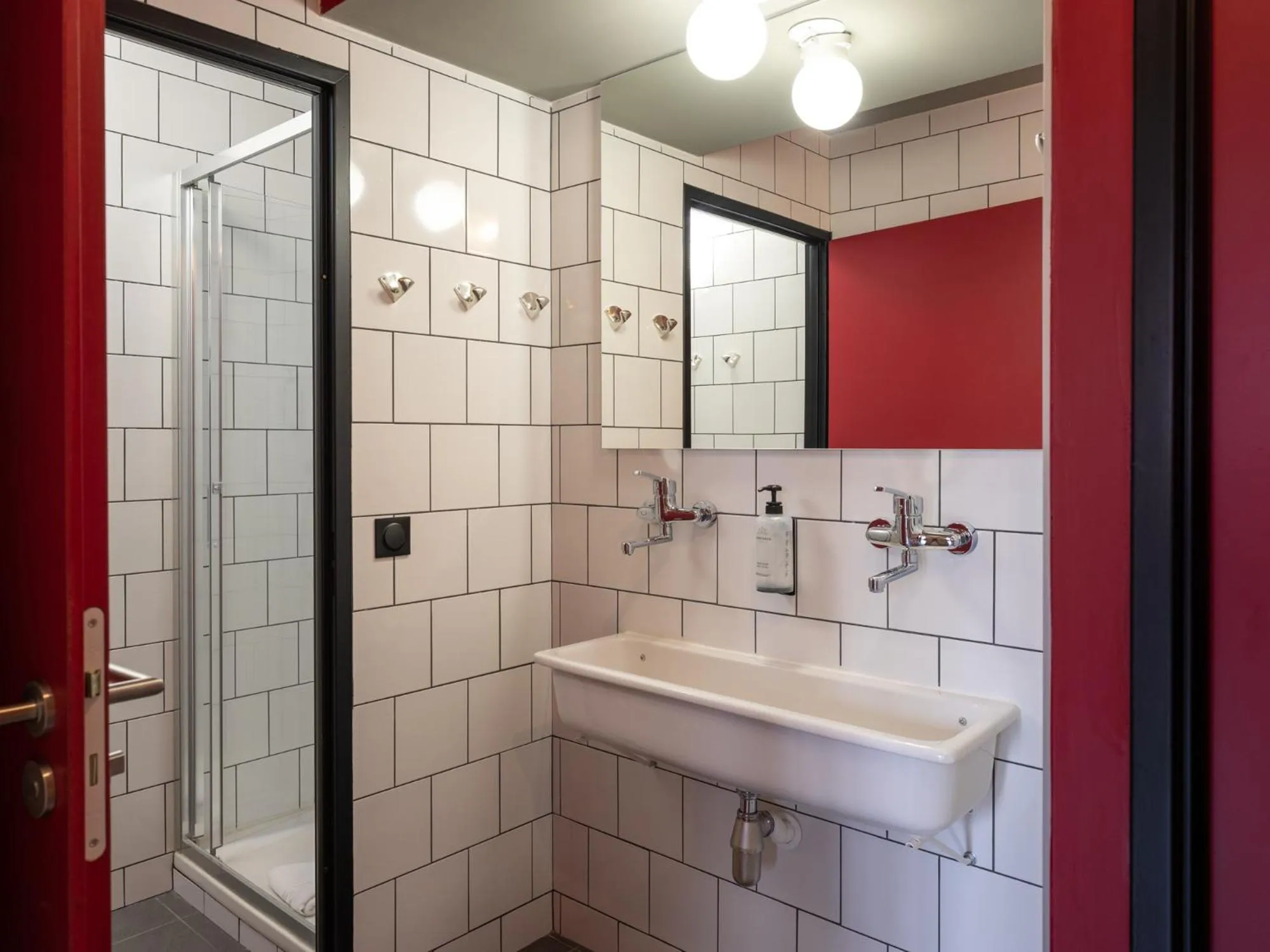 Bathroom in Eklo Hotels Nantes Centre - Île de Nantes