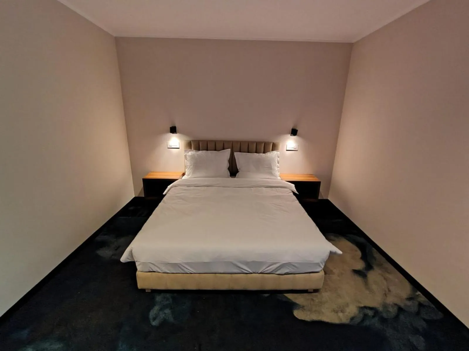 Bed in Embassy Romana