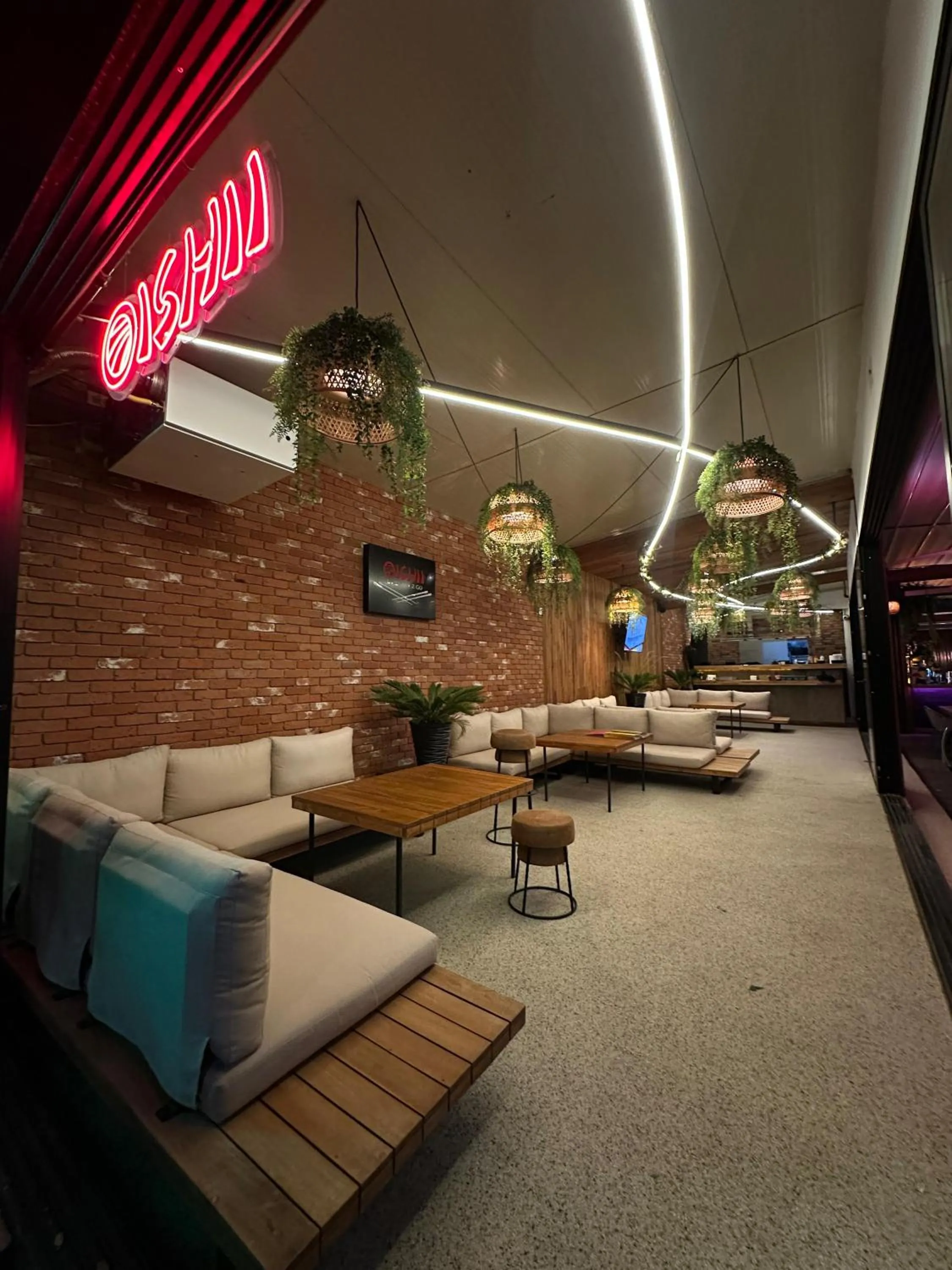 Restaurant/places to eat in Embassy Romana